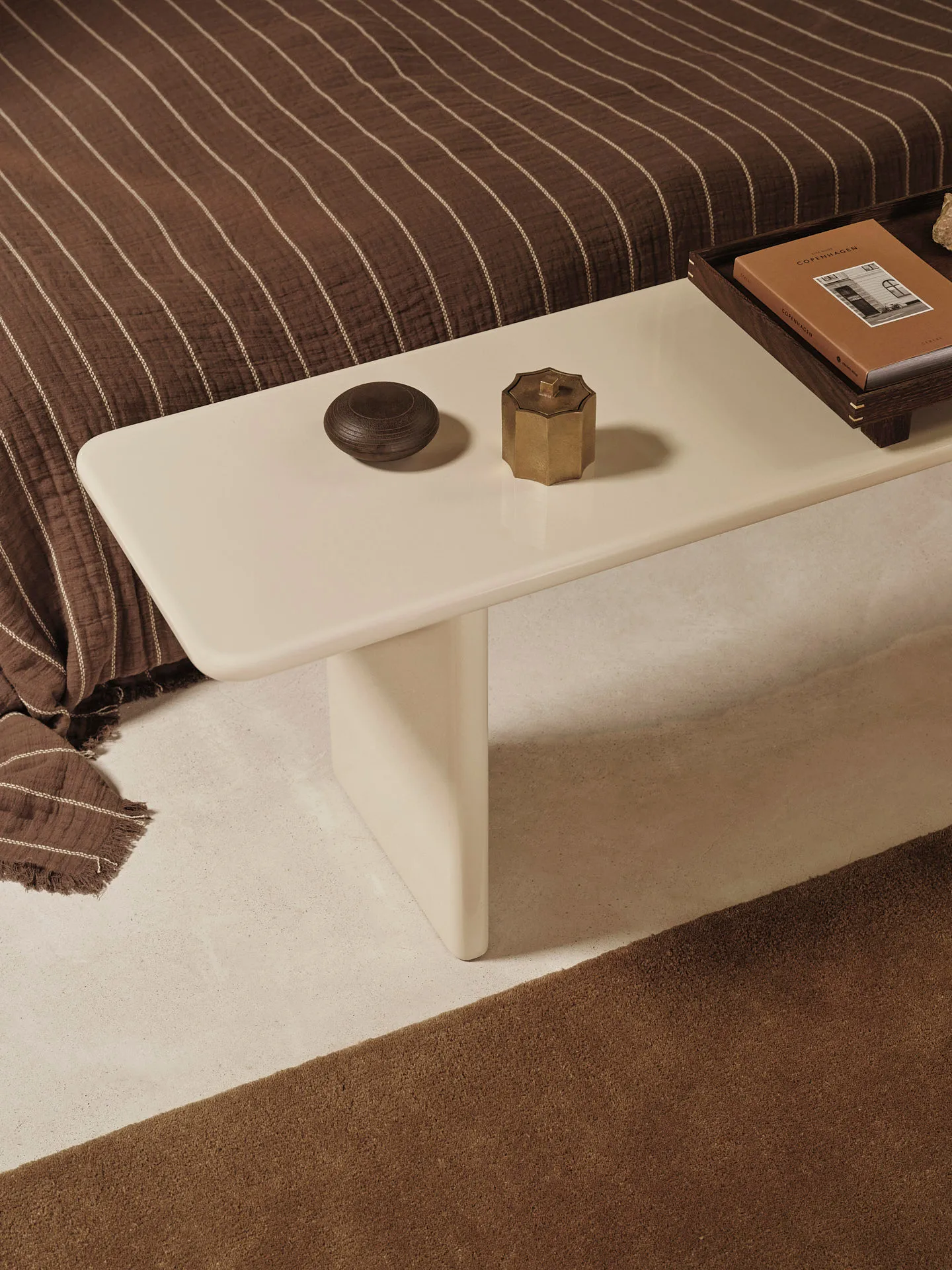 Banco Rink 140 cm, Eggshell Ferm Living