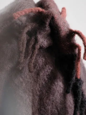 Blur manta de mohair - Chocolate escuro-vermelho óxido, 130x170 cm - Ferm Living