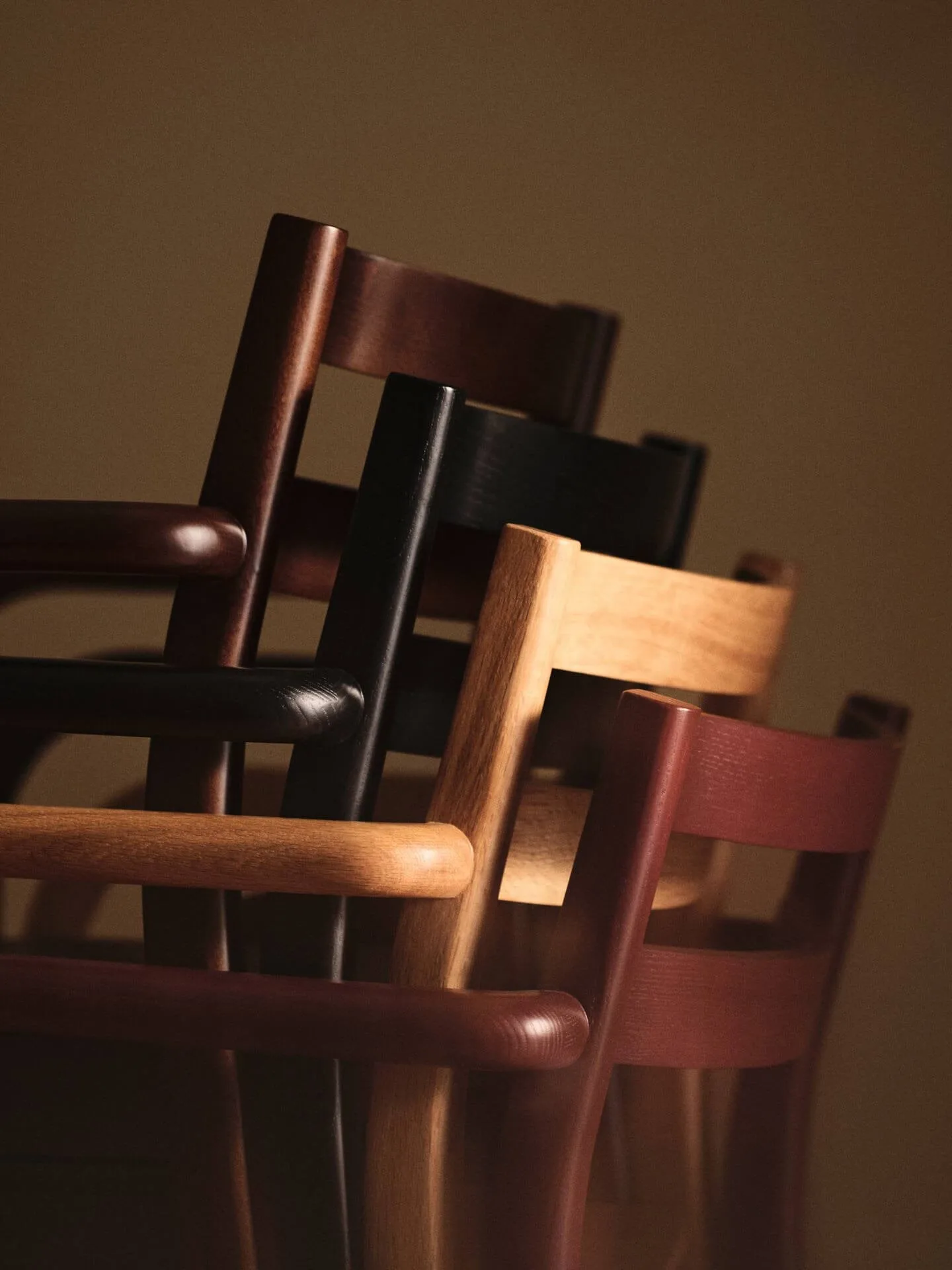Boda cadeira com braços, Faia escurecida Ferm Living