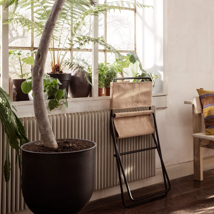 Cadeira de refeição Desert, Black-sand Ferm Living