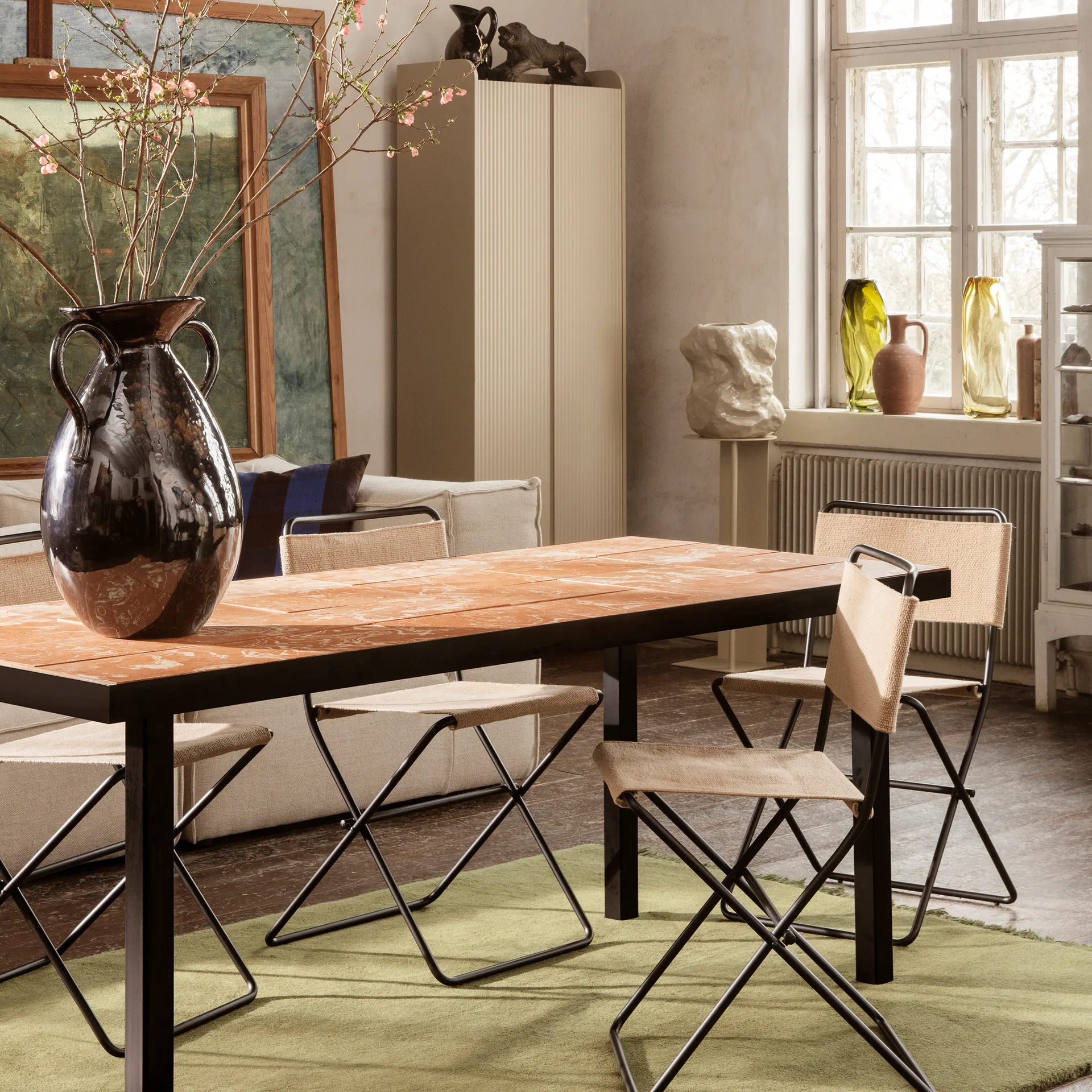 Cadeira de refeição Desert, Black-sand Ferm Living