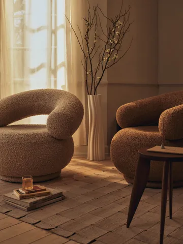 Cadeira lounge Orbo - Raw bouclé - Natural - Ferm Living
