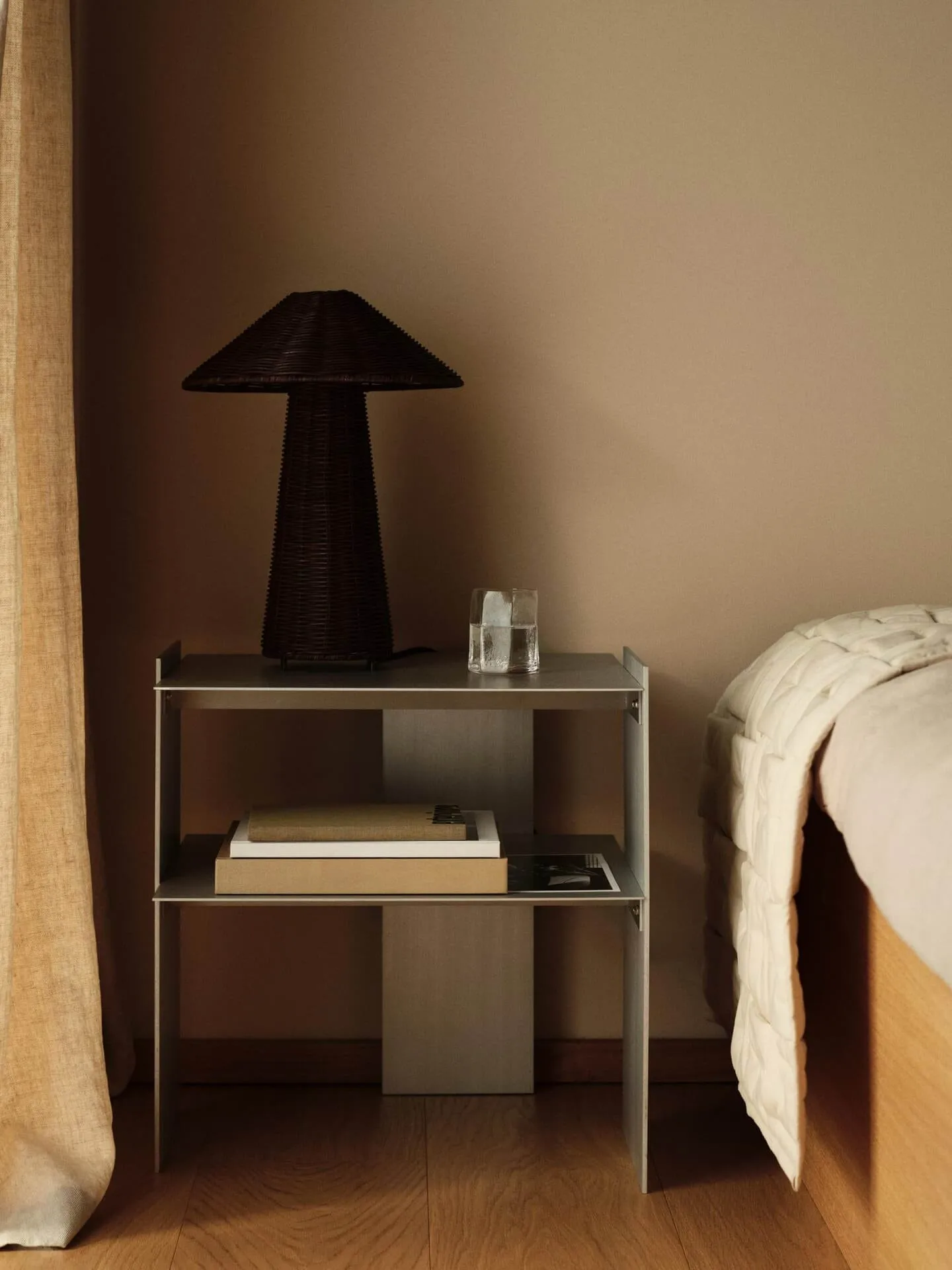 Candeeiro de mesa Duo, Castanho-escuro Ferm Living