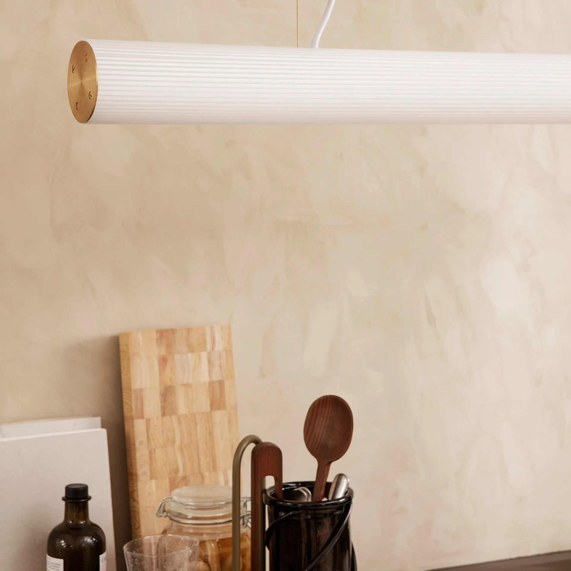 Candeeiro suspenso Vuelta 100 cm, Branco-latão Ferm Living