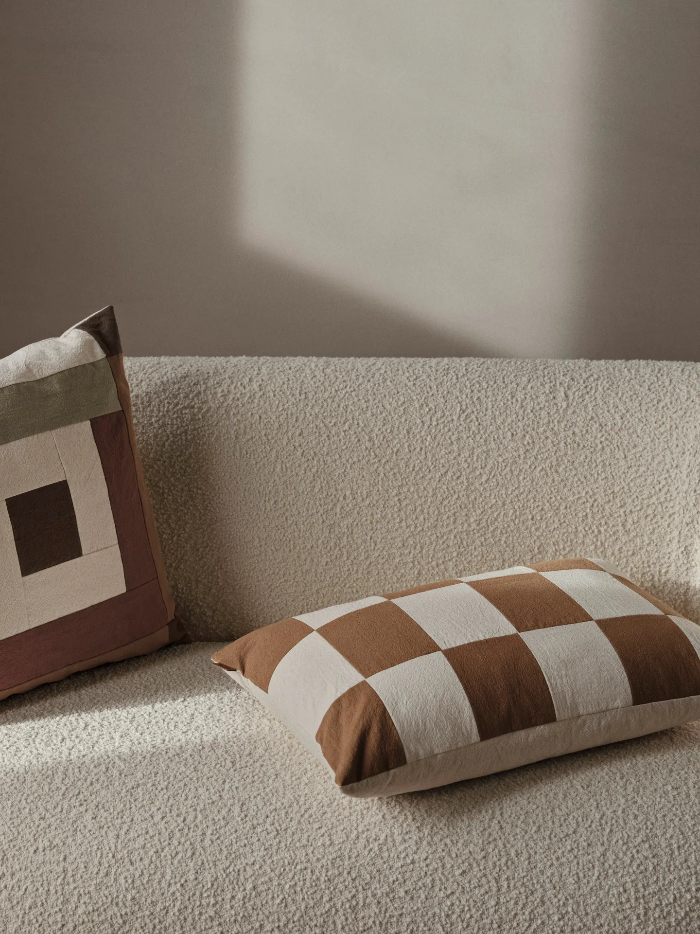 Capa de almofada Border patchwork 50x50 cm, Dark sage-red brown Ferm Living