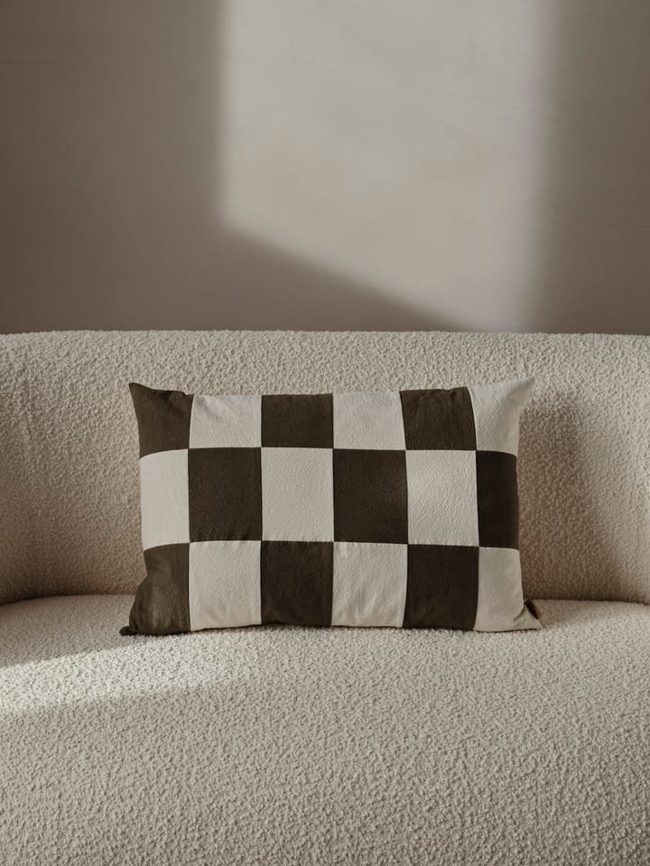 Capa de almofada Fold patchwork 40x60 cm, Dark Olive -undyed Ferm Living