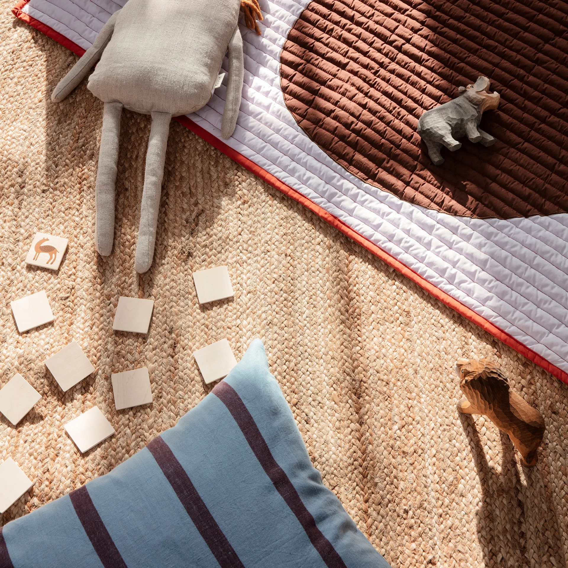 Capa de almofada Grand 50x50 cm, Faded blue-burgundy Ferm Living