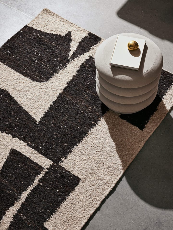 Carpete de lã Piece, Off-white-Café, 140x200 cm Ferm Living