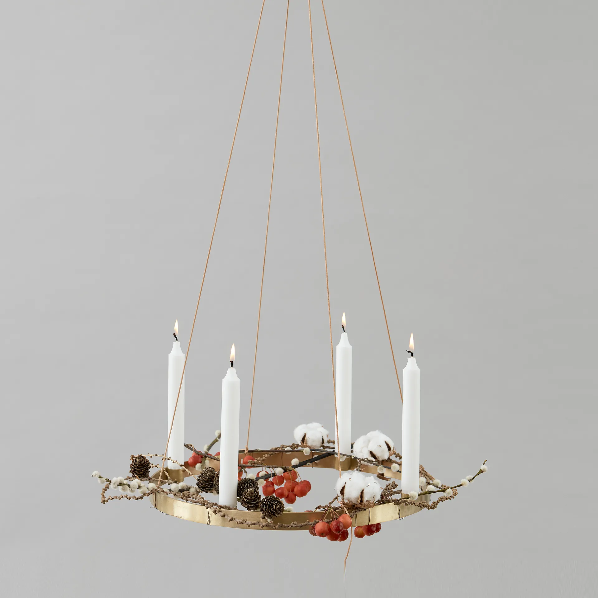 Castiçal em latão Circle, grande Ferm Living