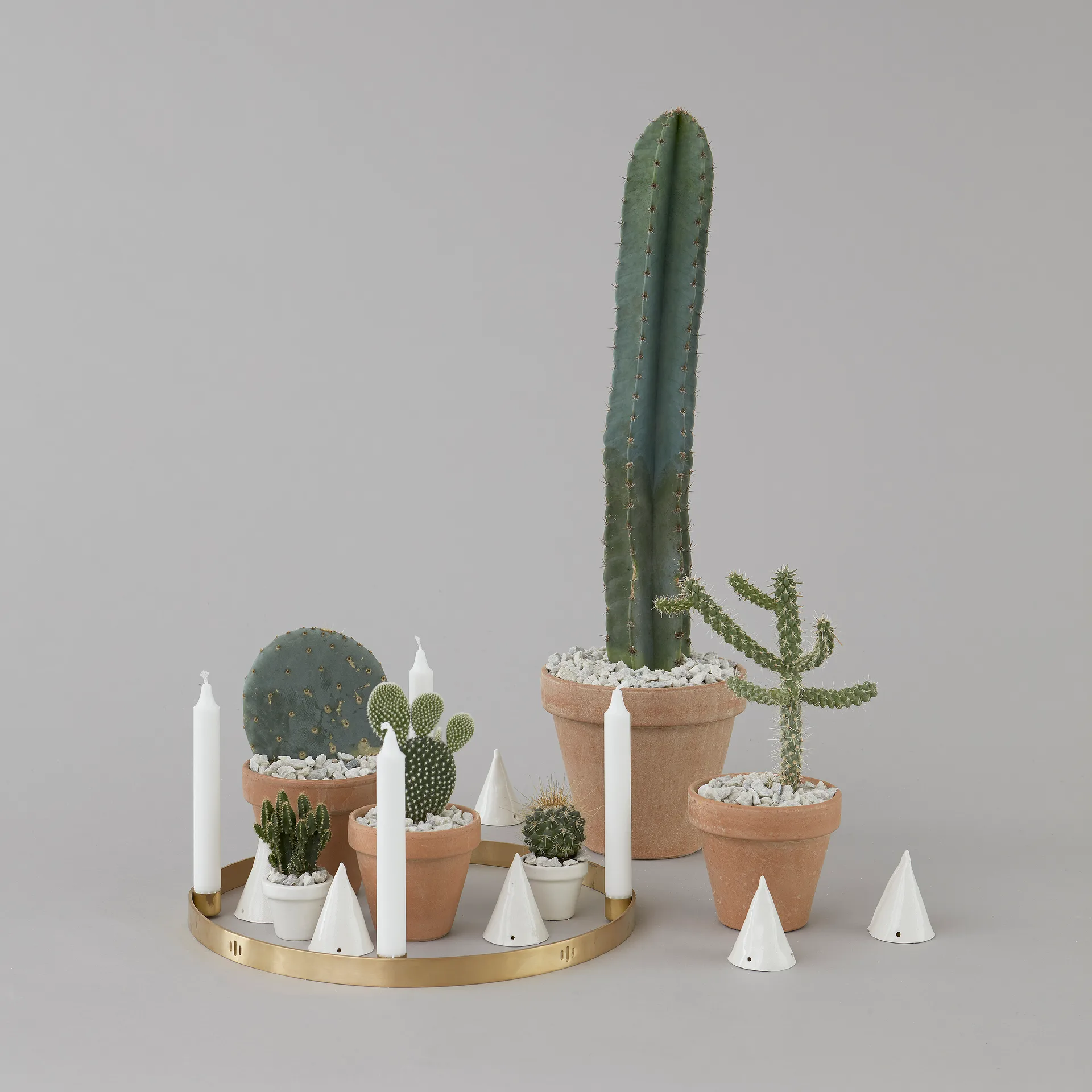 Castiçal em latão Circle, grande Ferm Living