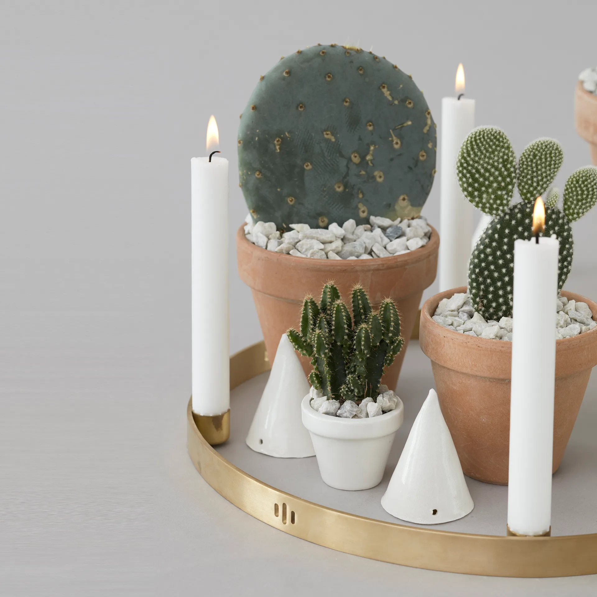 Castiçal em latão Circle, grande Ferm Living