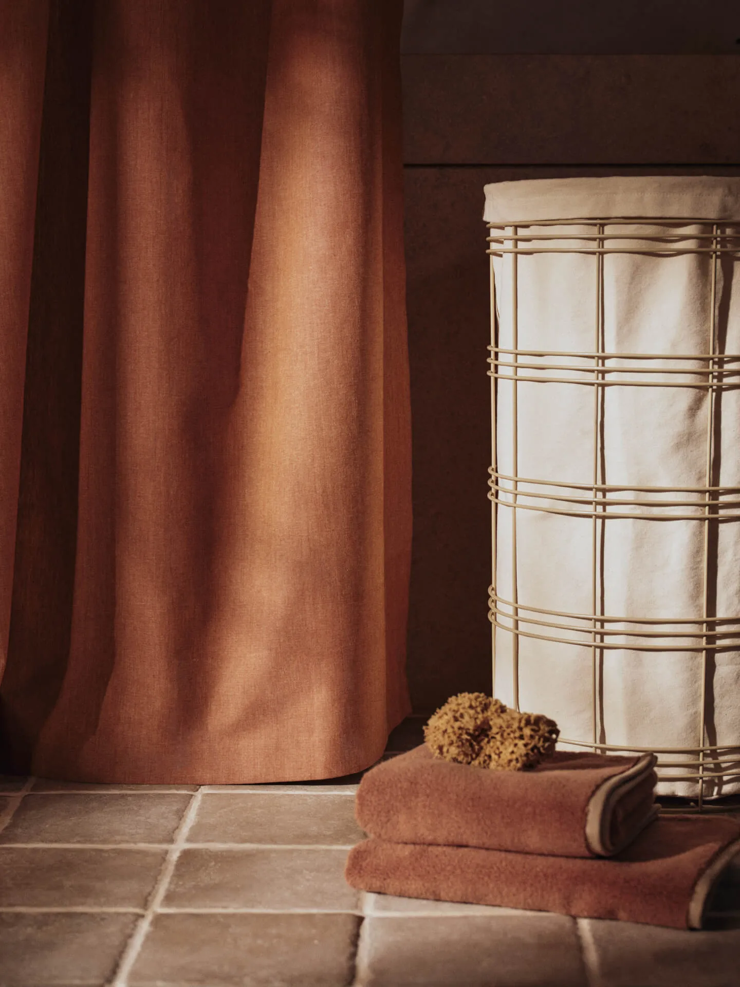 Cesto de roupa Fio, Cashmere-natural Ferm Living