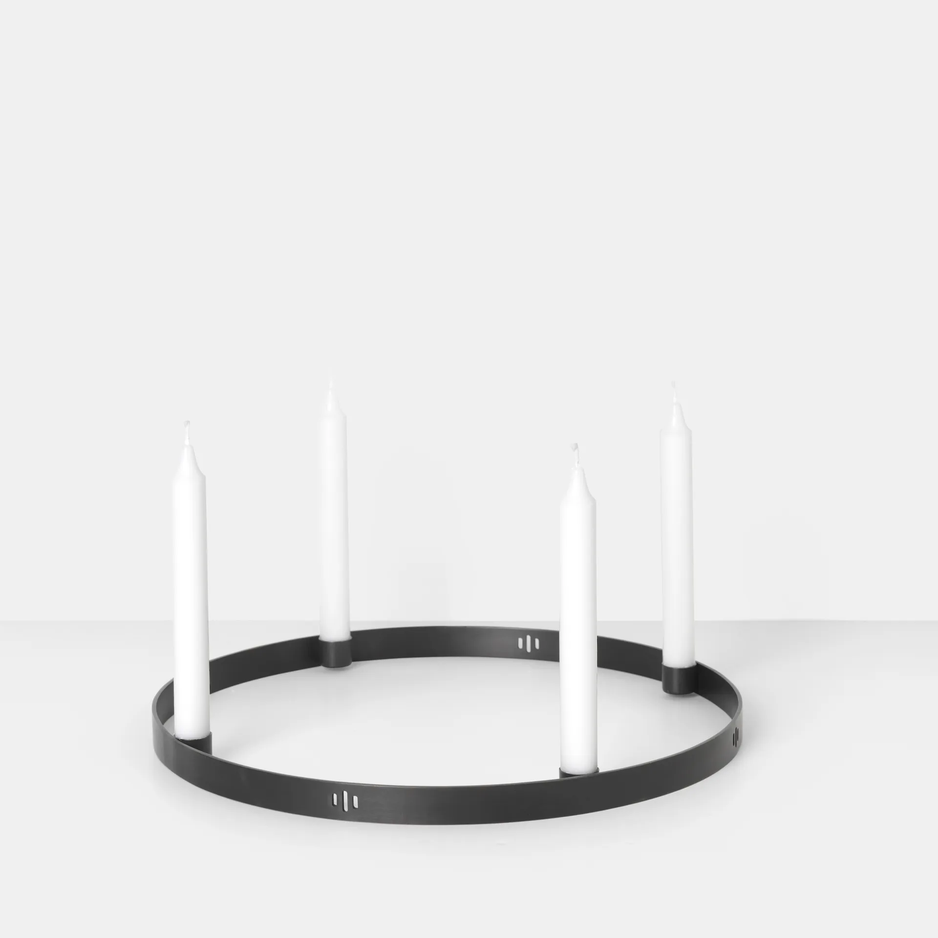 Circle castiçais em latão, grande (incl. suspensão) Ferm Living