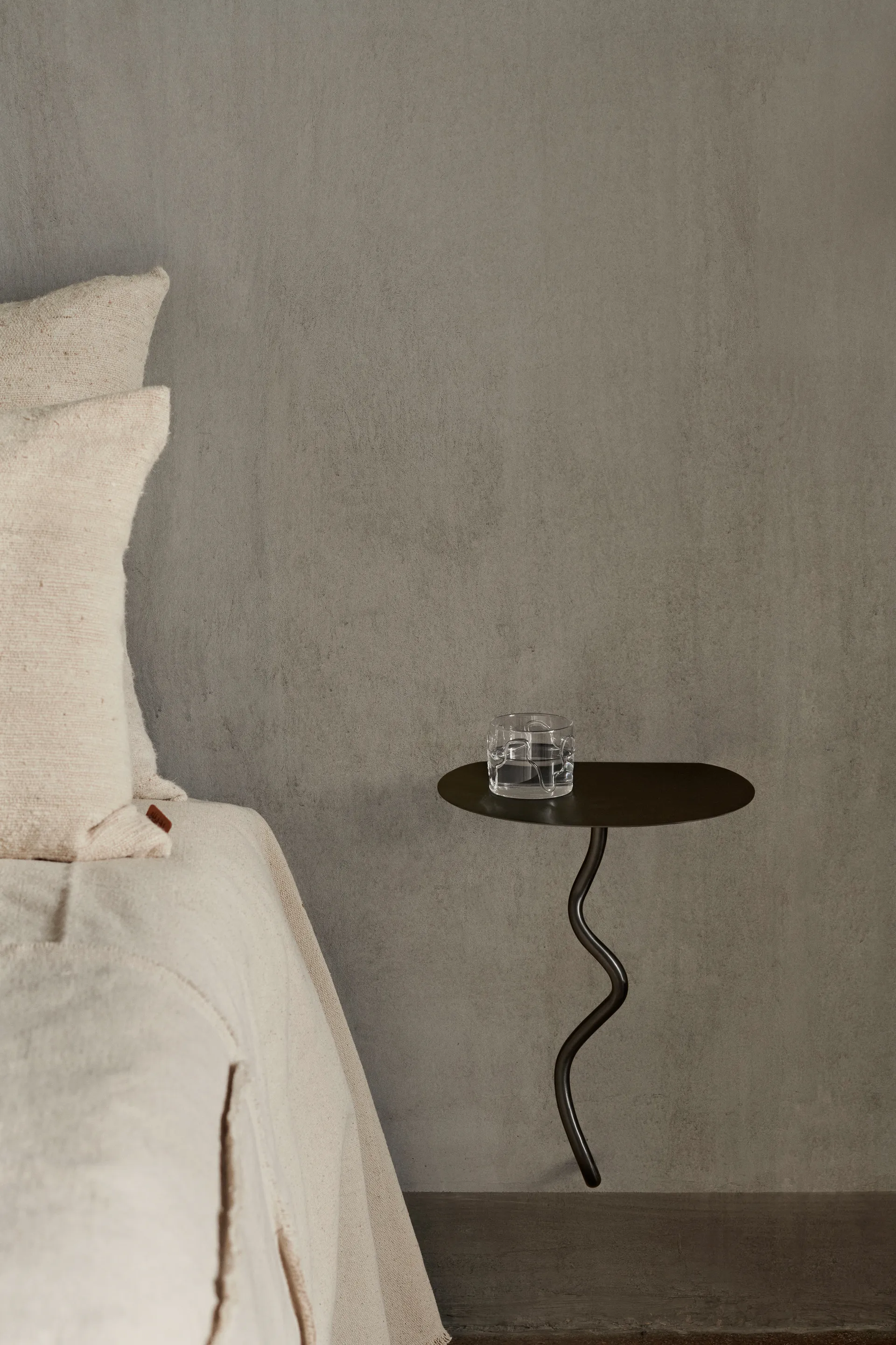 Curvature mesa mural, Preto Latão Ferm Living