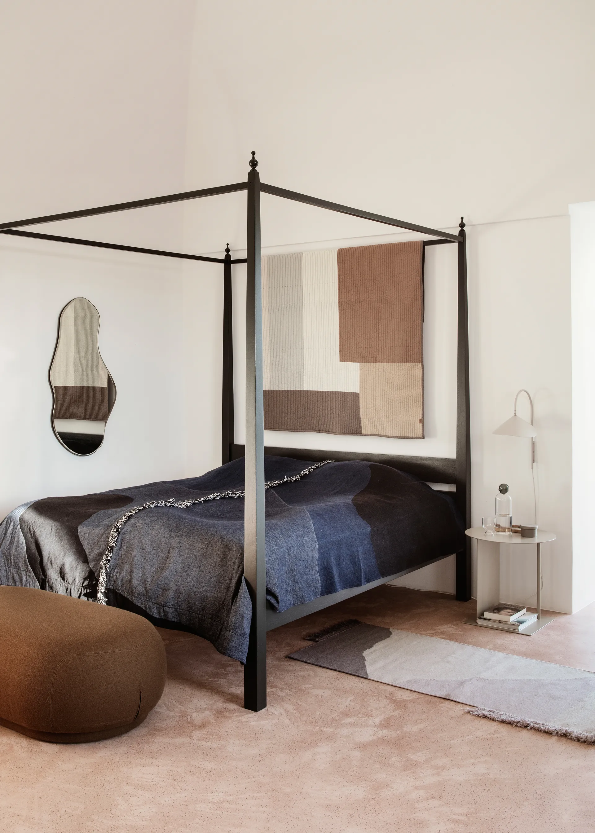 Espelho grande Pond, Dark chrome Ferm Living