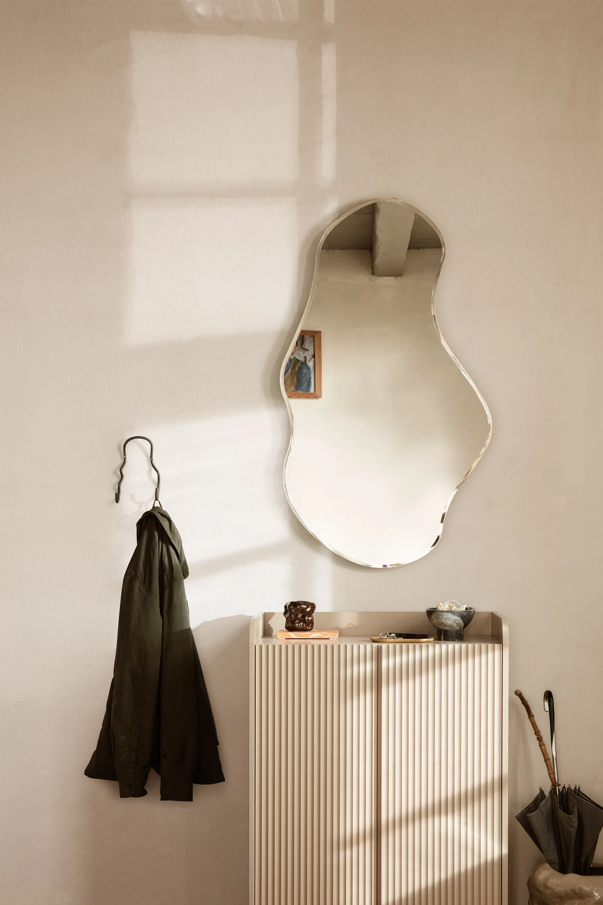 Espelho grande Pond, Latão Ferm Living