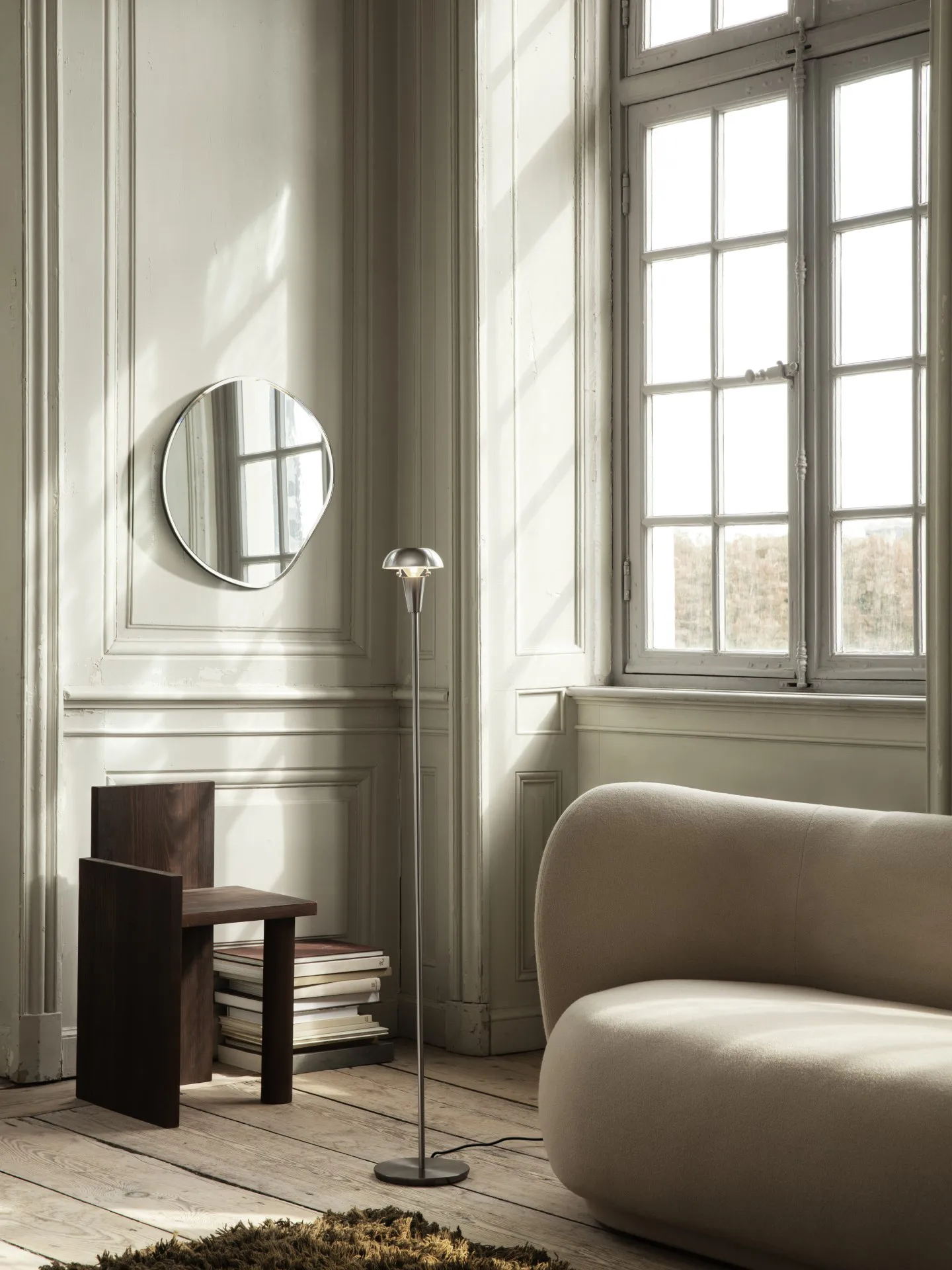 Espelho Pond , Small dark chrome Ferm Living