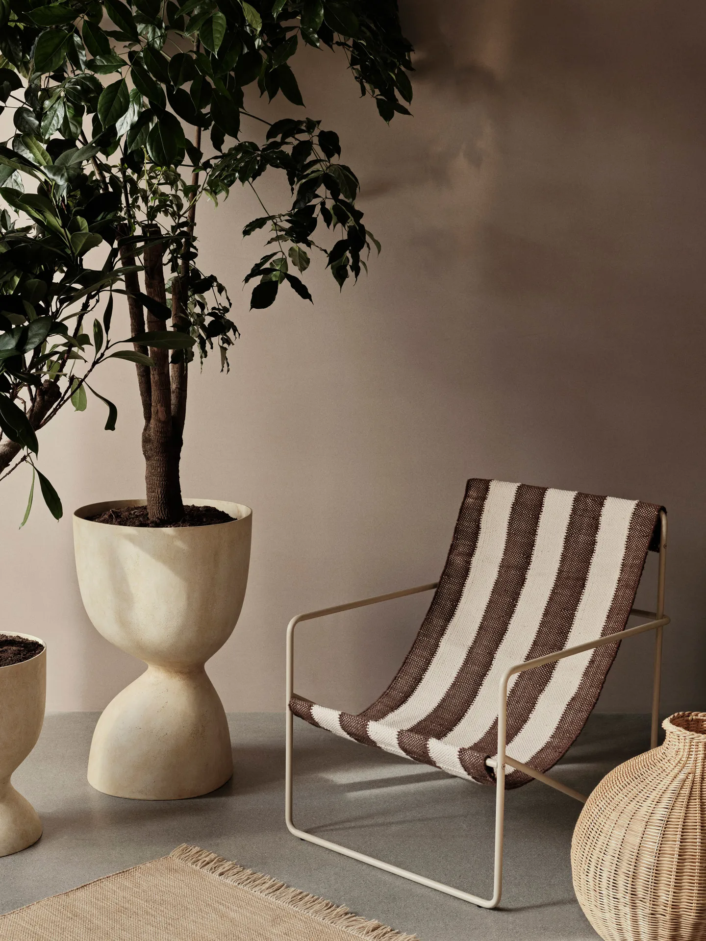 Estofos para Poltrona lounge Desert, Off-white, Chocolate Ferm Living