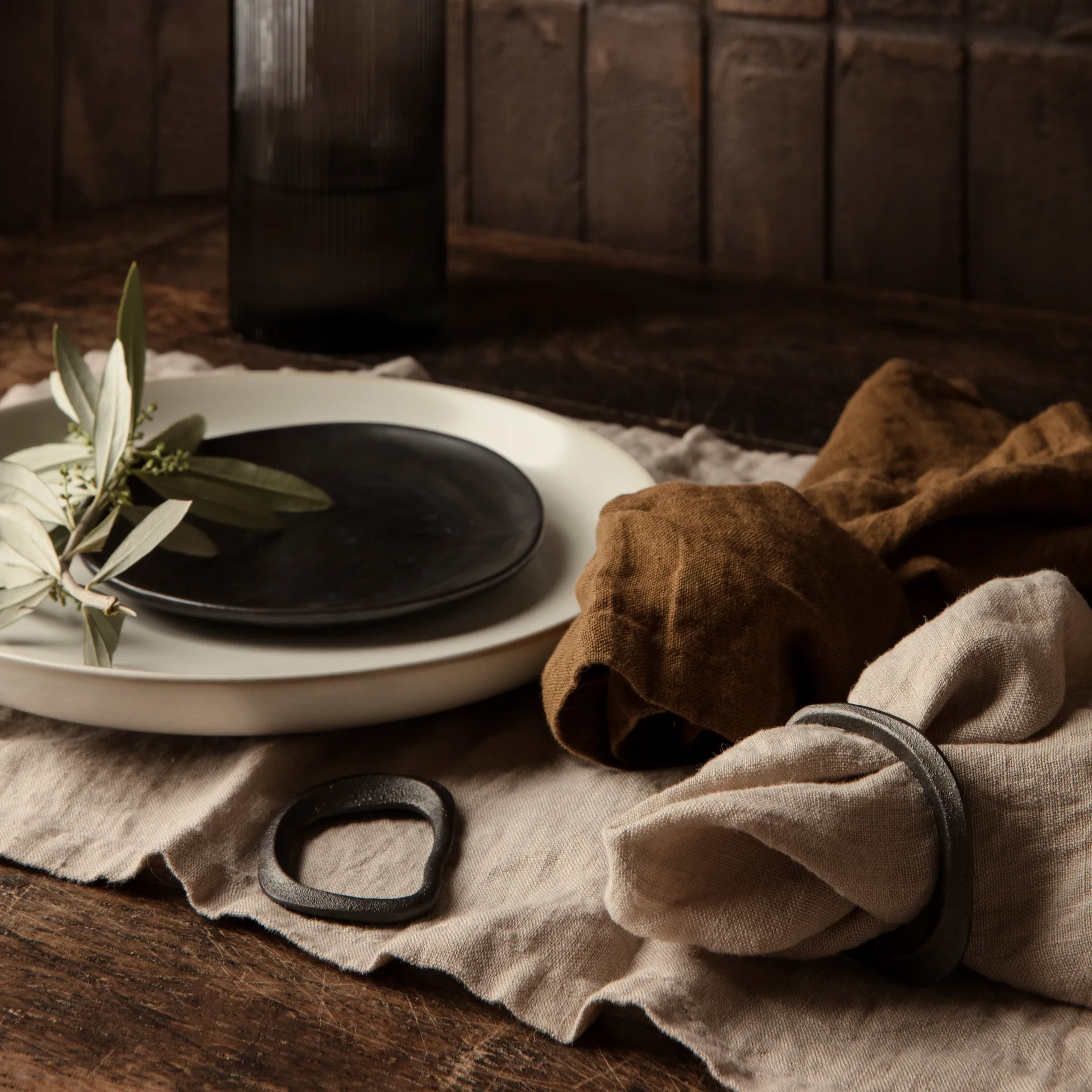 Flow anel de guardanapo 4 un., latão preto  Ferm Living