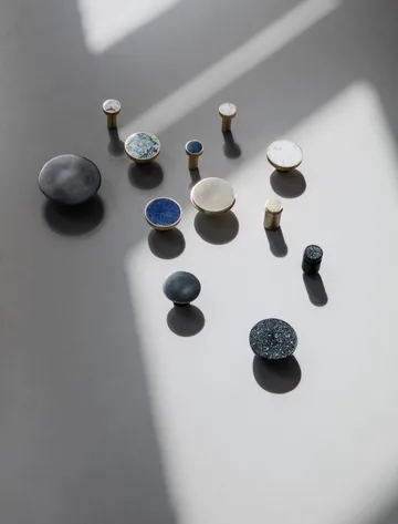 Gancho de latão preto Hook  - Grande Ø4,8 cm - Ferm Living