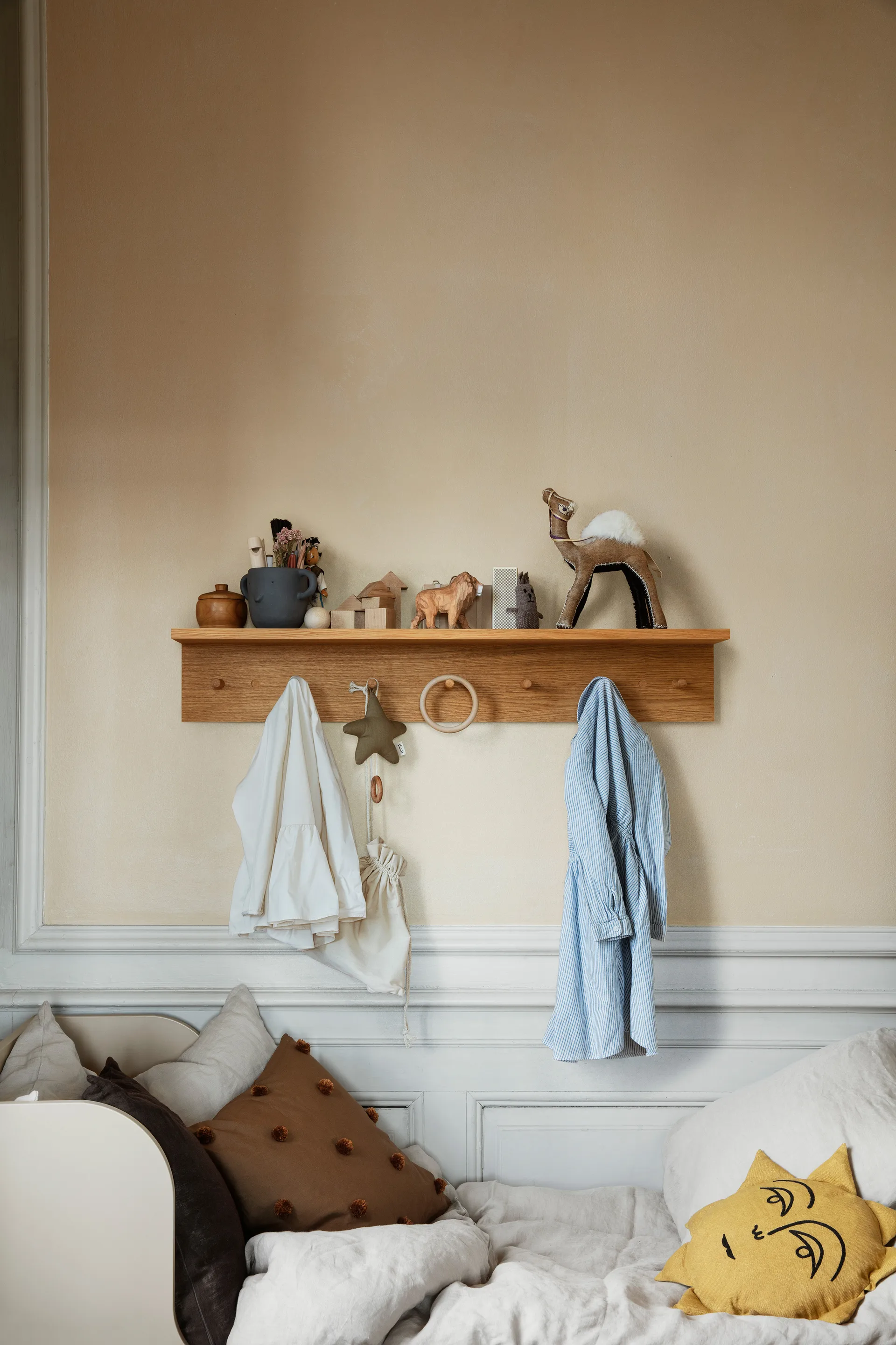 Ganchos e prateleira Place Rack, Grande Ferm Living