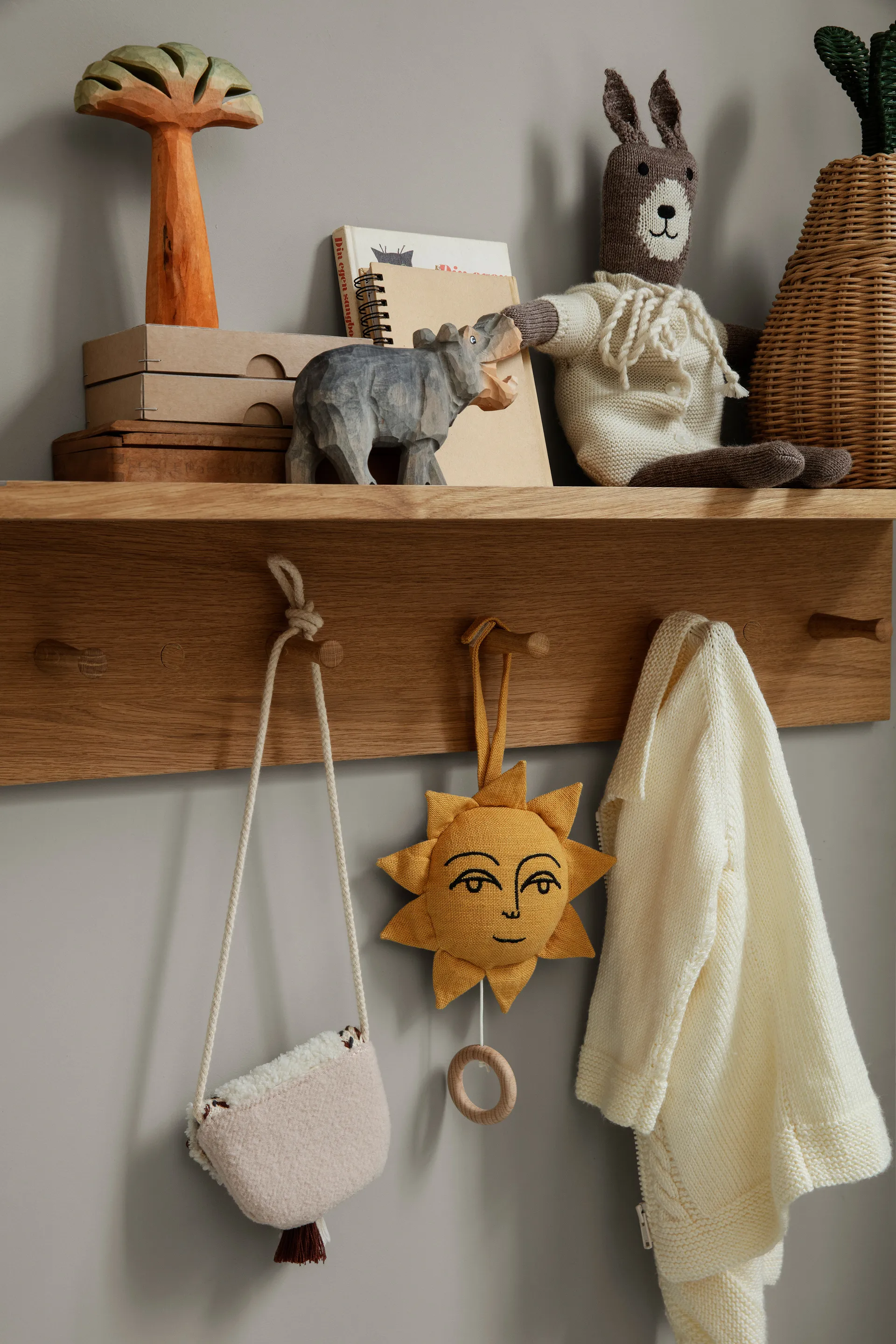 Ganchos e prateleira Place Rack, Grande Ferm Living