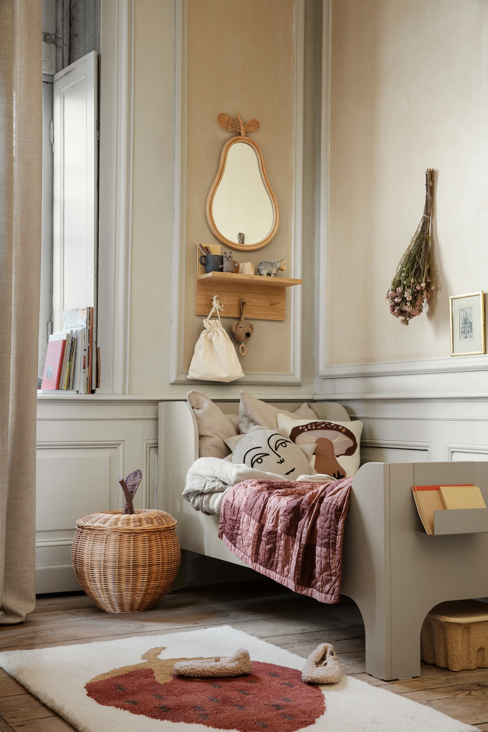 Ganchos e prateleira Place Rack, Pequeno Ferm Living