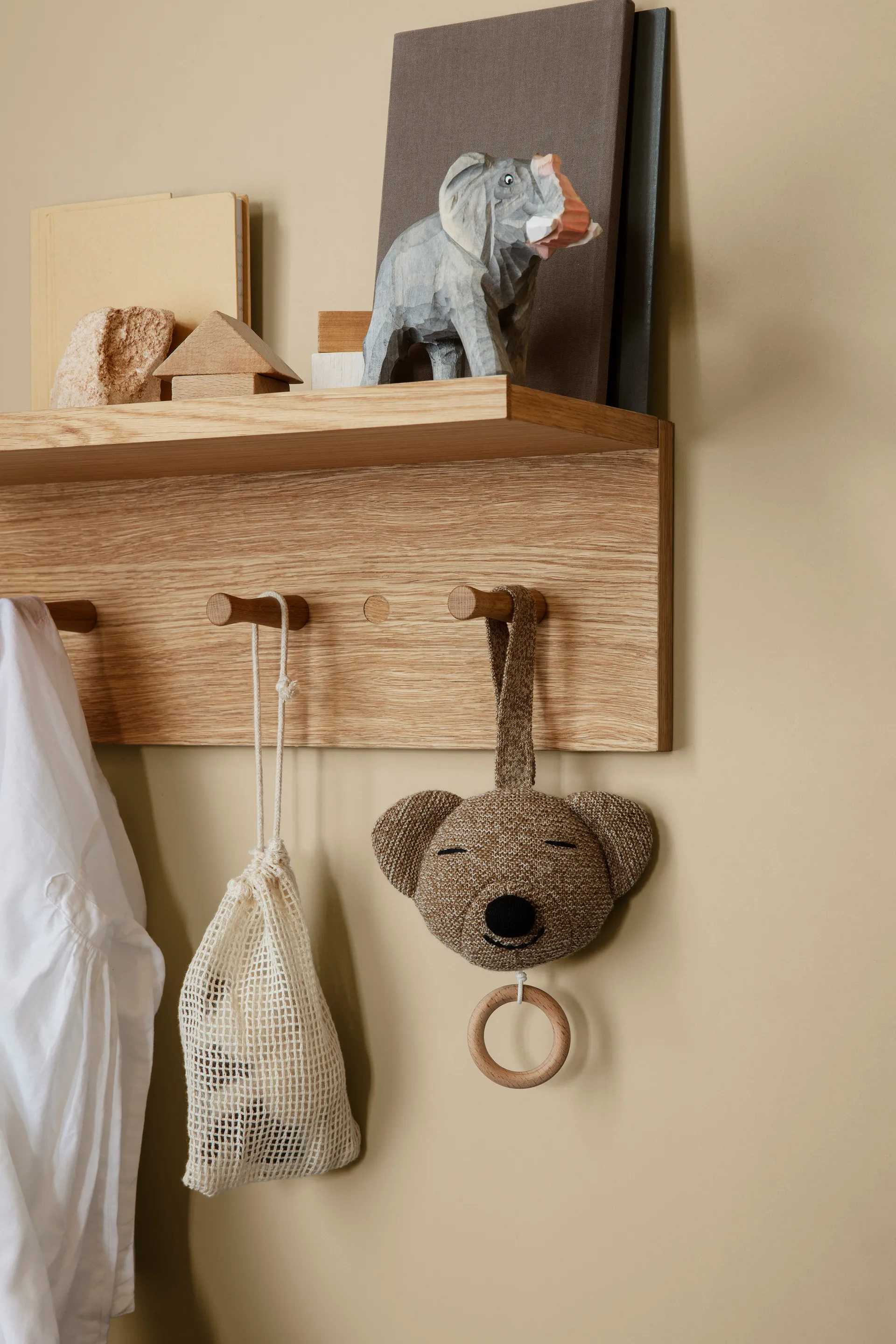 Ganchos e prateleira Place Rack, Pequeno Ferm Living