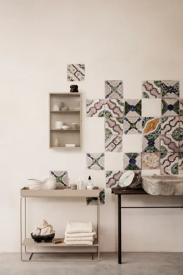 Haze armário de parede - Cashmere - Ferm Living