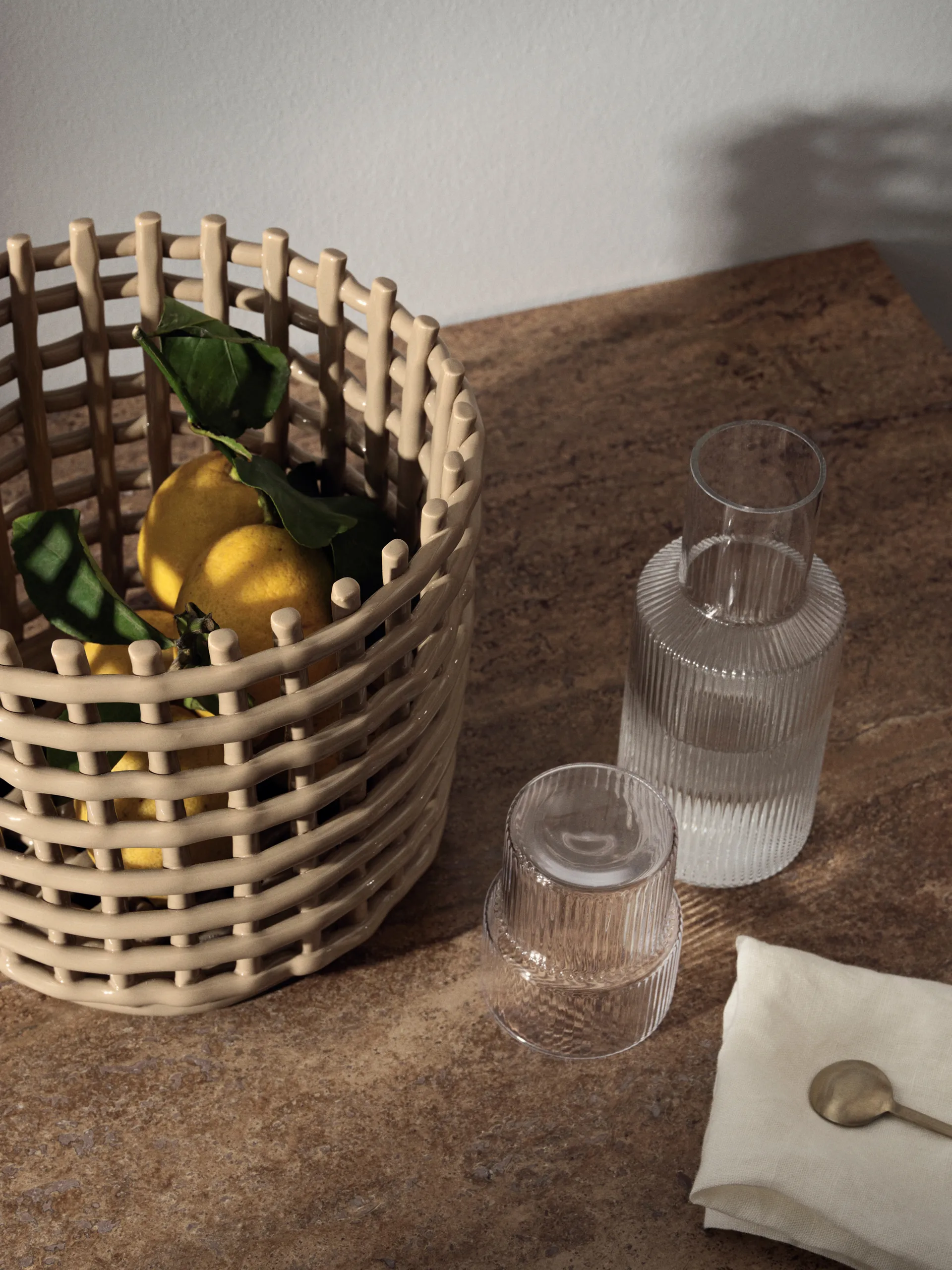 Jarra e copo Ripple 17 peças - Transparente Ferm Living