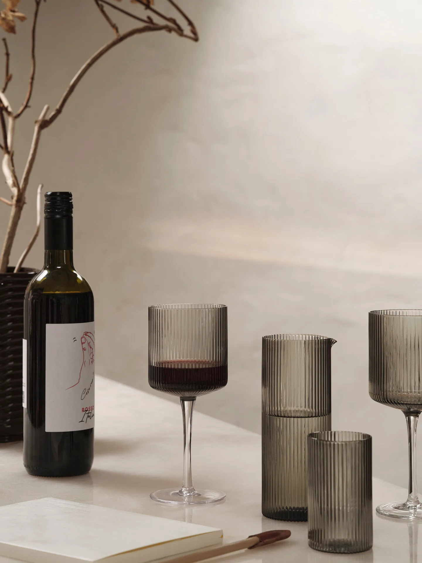 Jarro de leite Ripple 40 cl, Smoked grey Ferm Living
