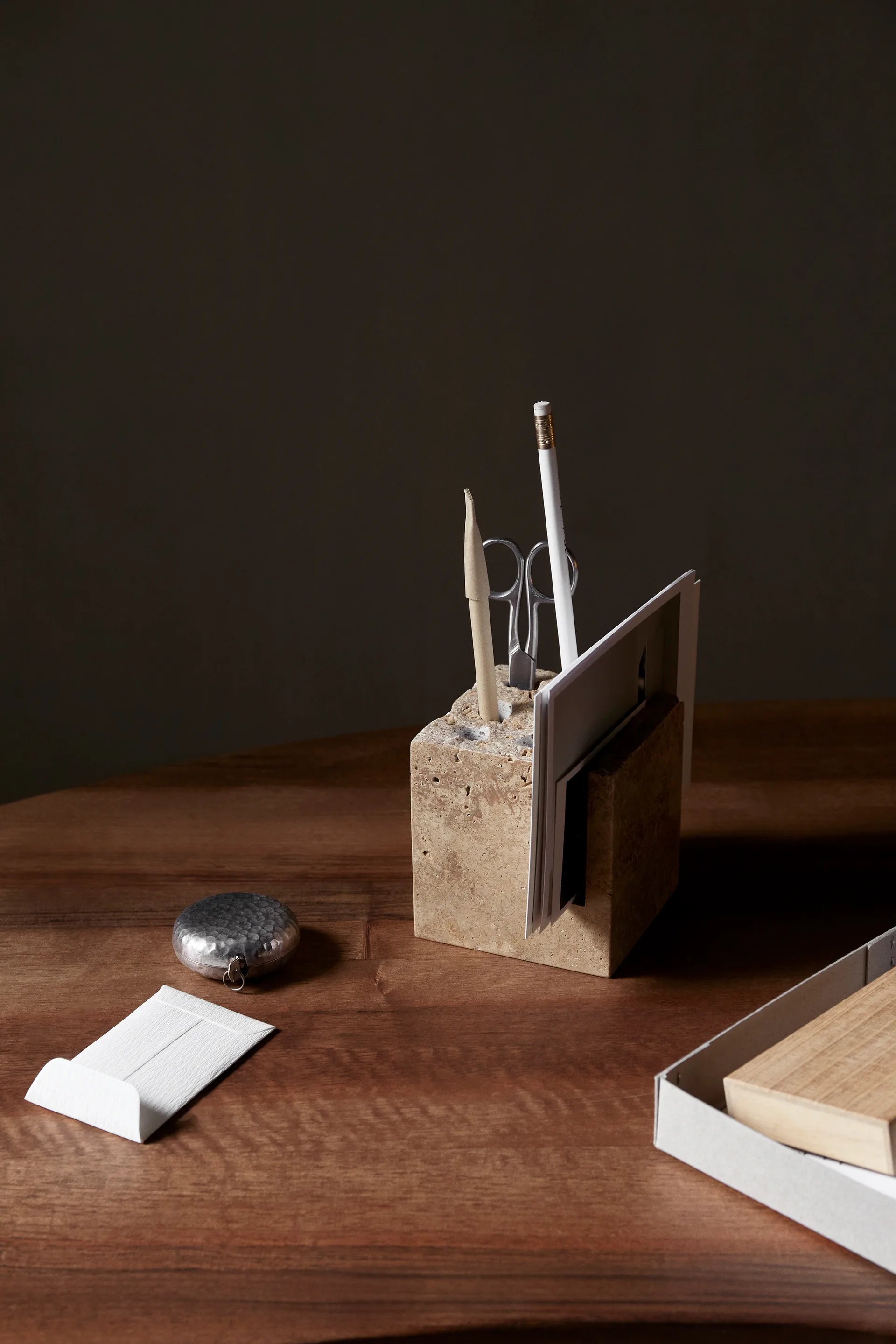 Klint porta-lápis 9x9 cm, Bege travertina Ferm Living