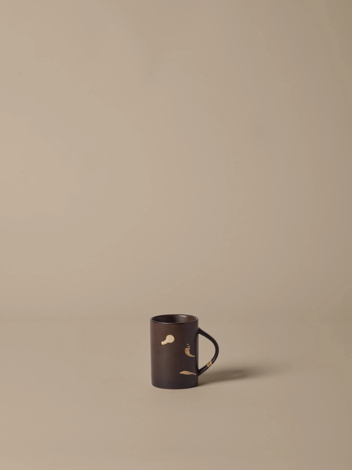Koyo caneca 30 cl, Dark brown-buff Ferm Living