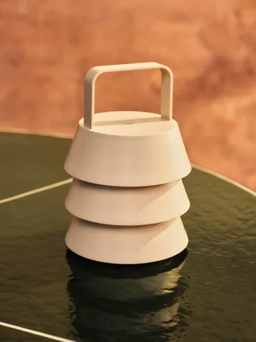 Luver candeeiro de mesa portátil - Cashmere - Ferm Living