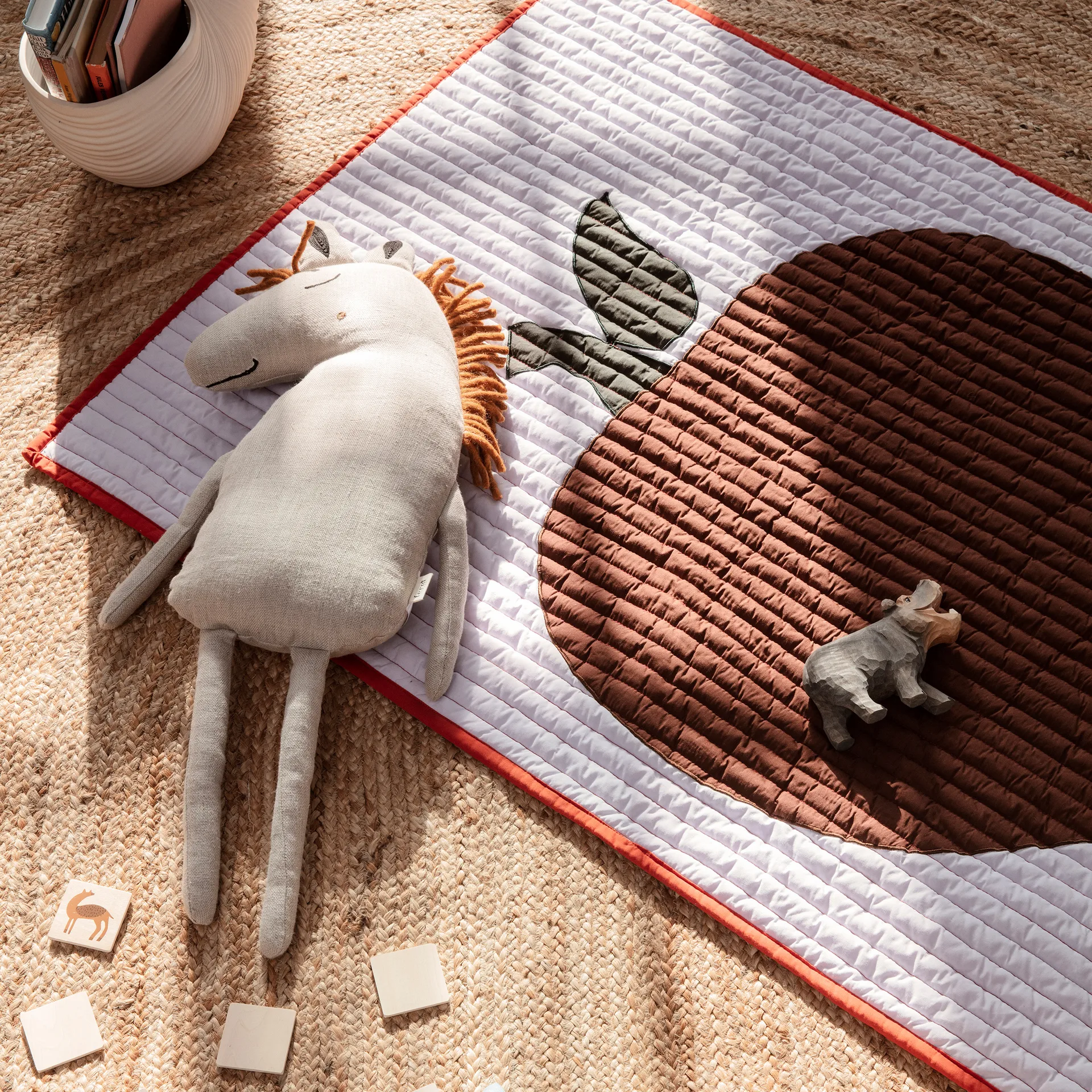 Manta Apple 80x110 cm, roxo-vermelho Ferm Living