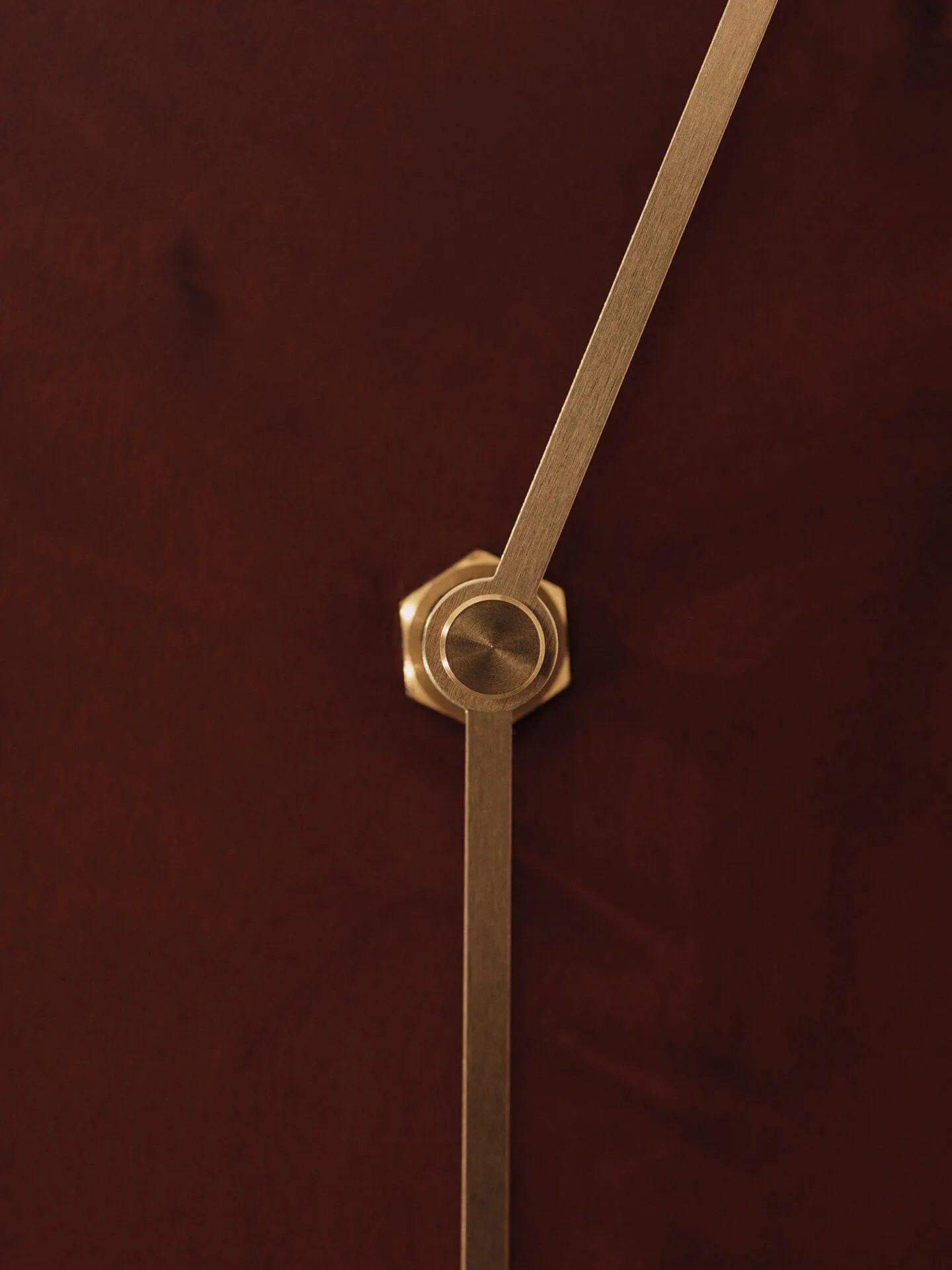 Melt relógio de parede 28x33 cm, Dark stained burl Ferm Living