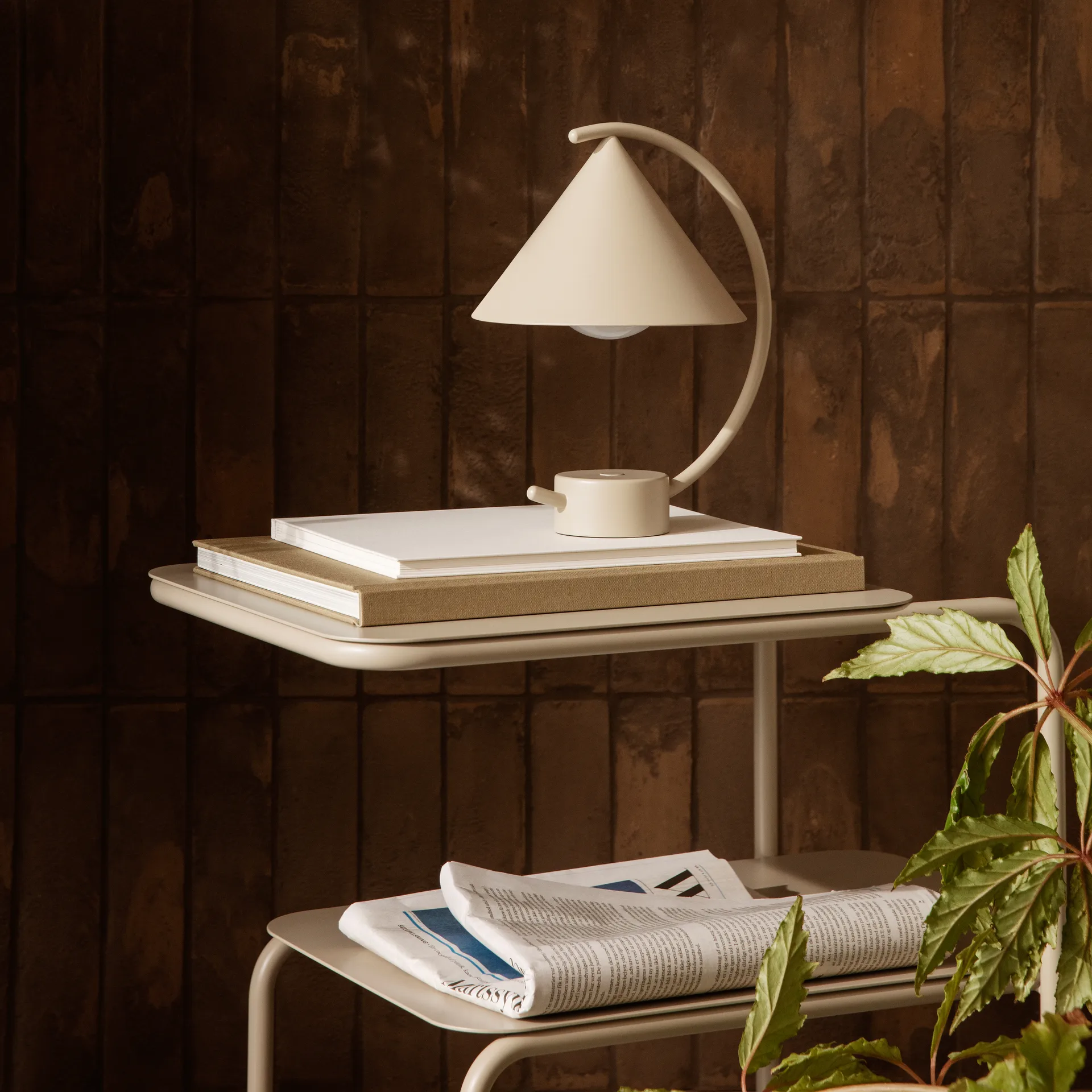 Mesa de apoio Level, Cashmere Ferm Living