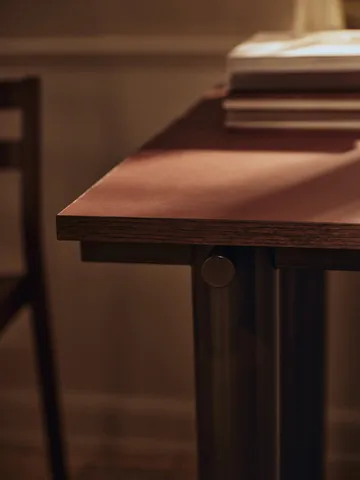 Mesa de jantar Atura - Chocolate escuro-borgonha, 90x160 cm - Ferm Living