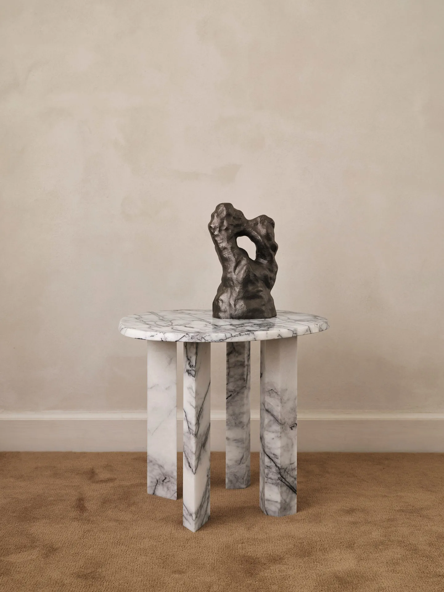 Mesa lateral Taula Ø54,4x45 cm, White-charcoal Ferm Living