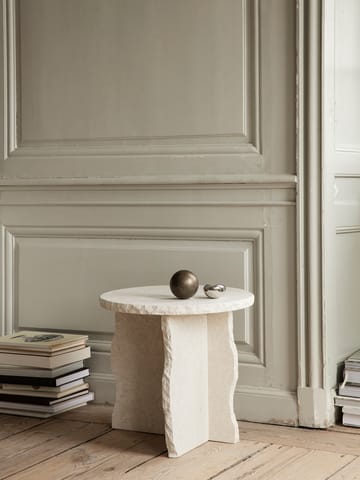 Mesa Mineral Sculptural Ø52 cm - Bianco Curia - Ferm Living
