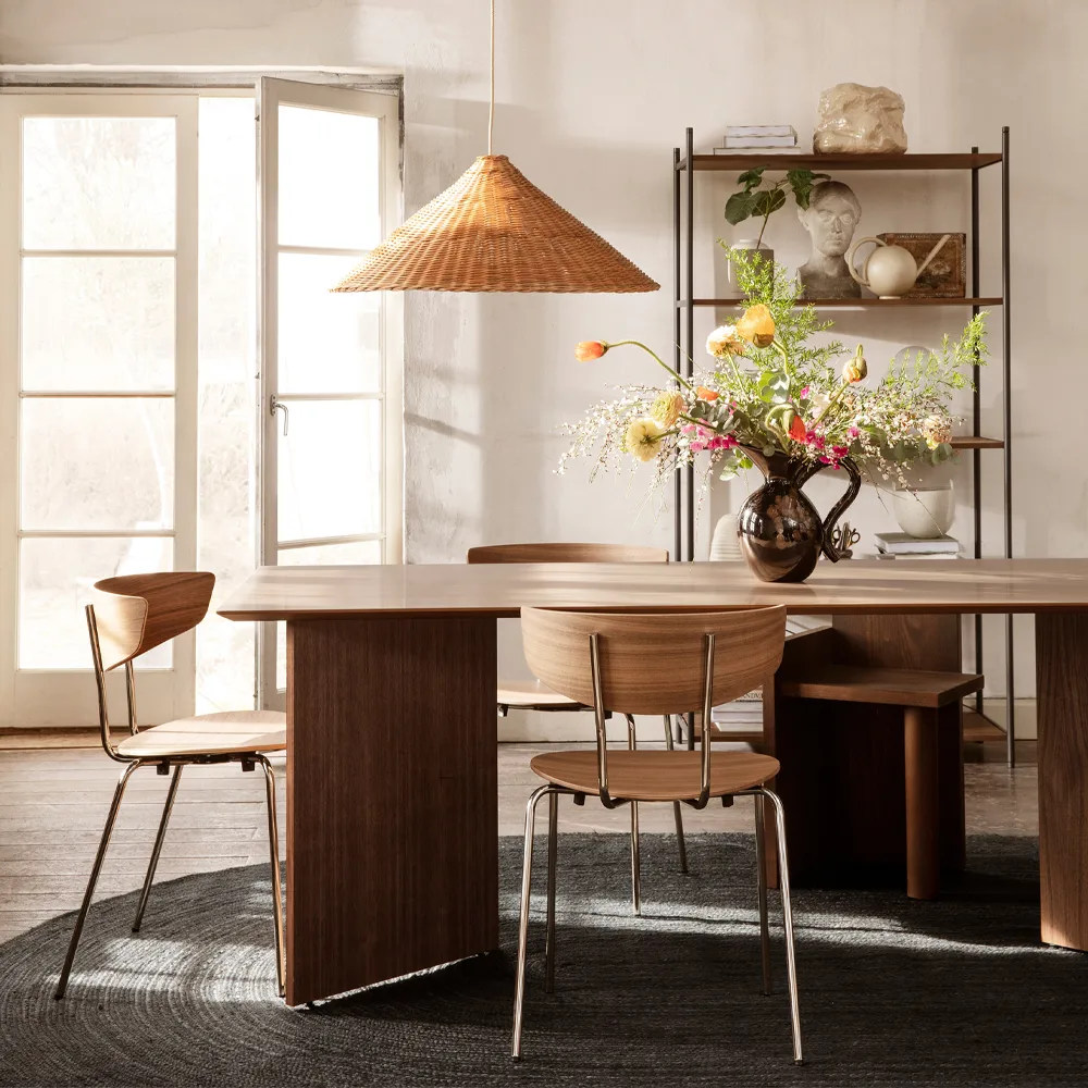 Mingle mesa de jantar, Carvalho preto. 210 cm. perna metálica preta Ferm Living