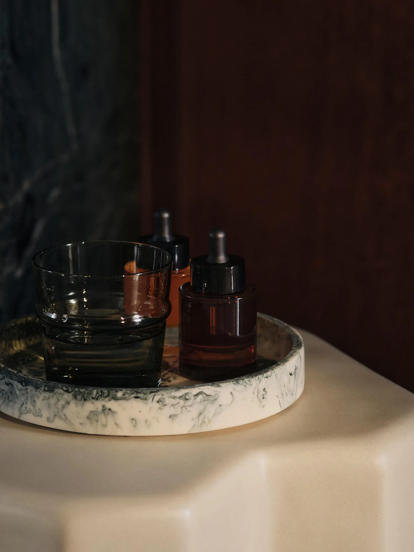 Mist tabuleiro decorativo Ø20 cm, Emerald-off-white Ferm Living