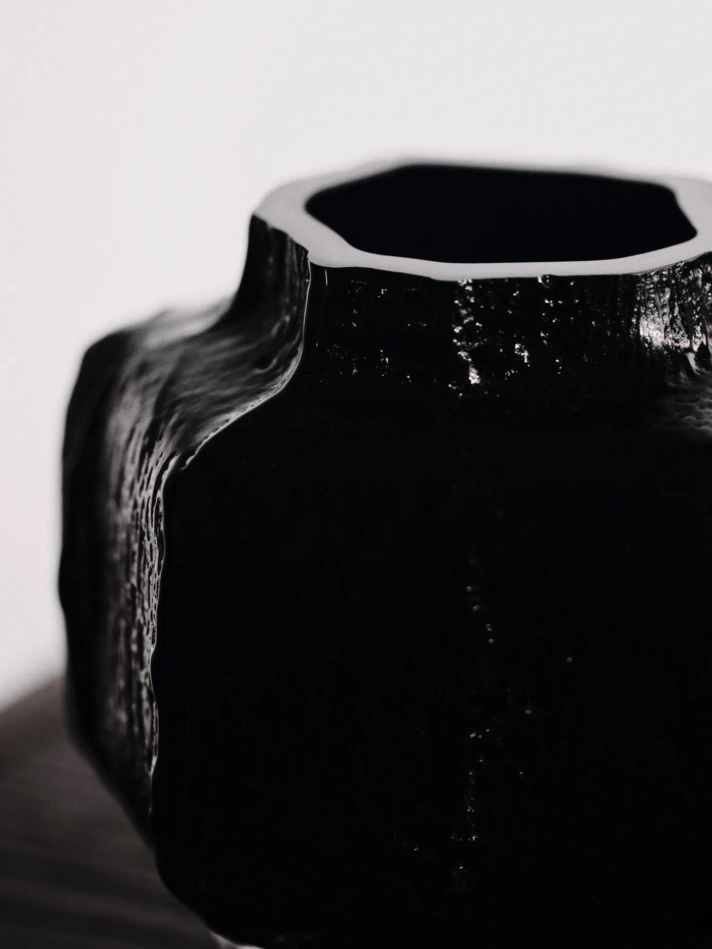 Mokuri vaso, Preto, 30 cm Ferm Living