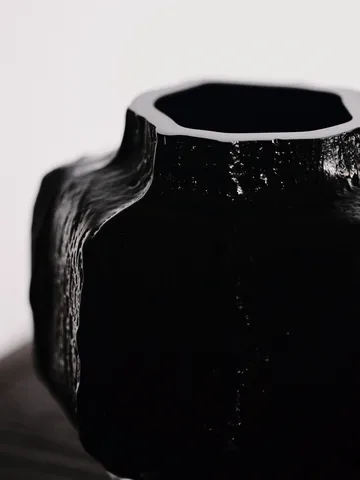 Mokuri vaso - Preto, 30 cm - Ferm Living