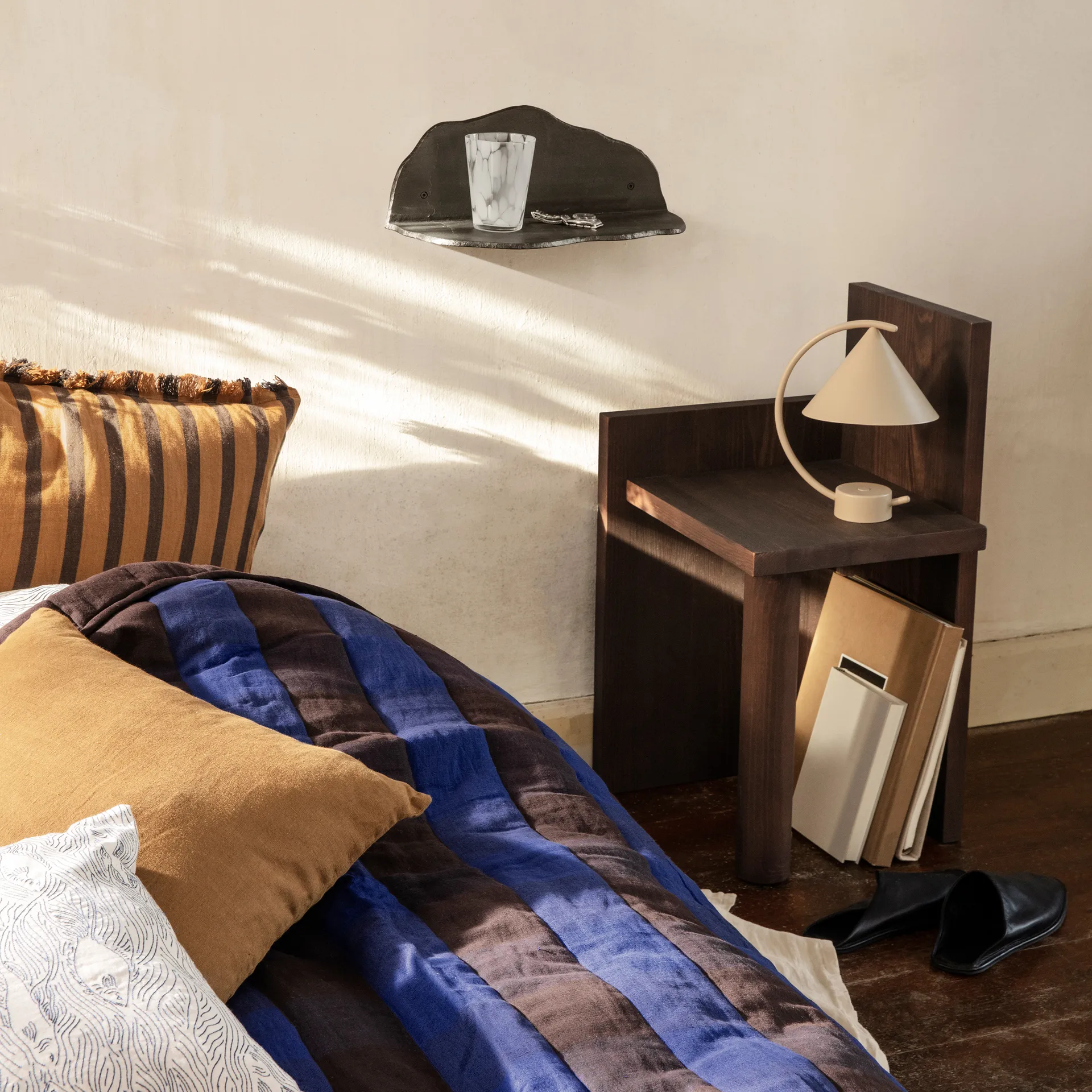 Peça UTA, Pinho oleado escuro Ferm Living