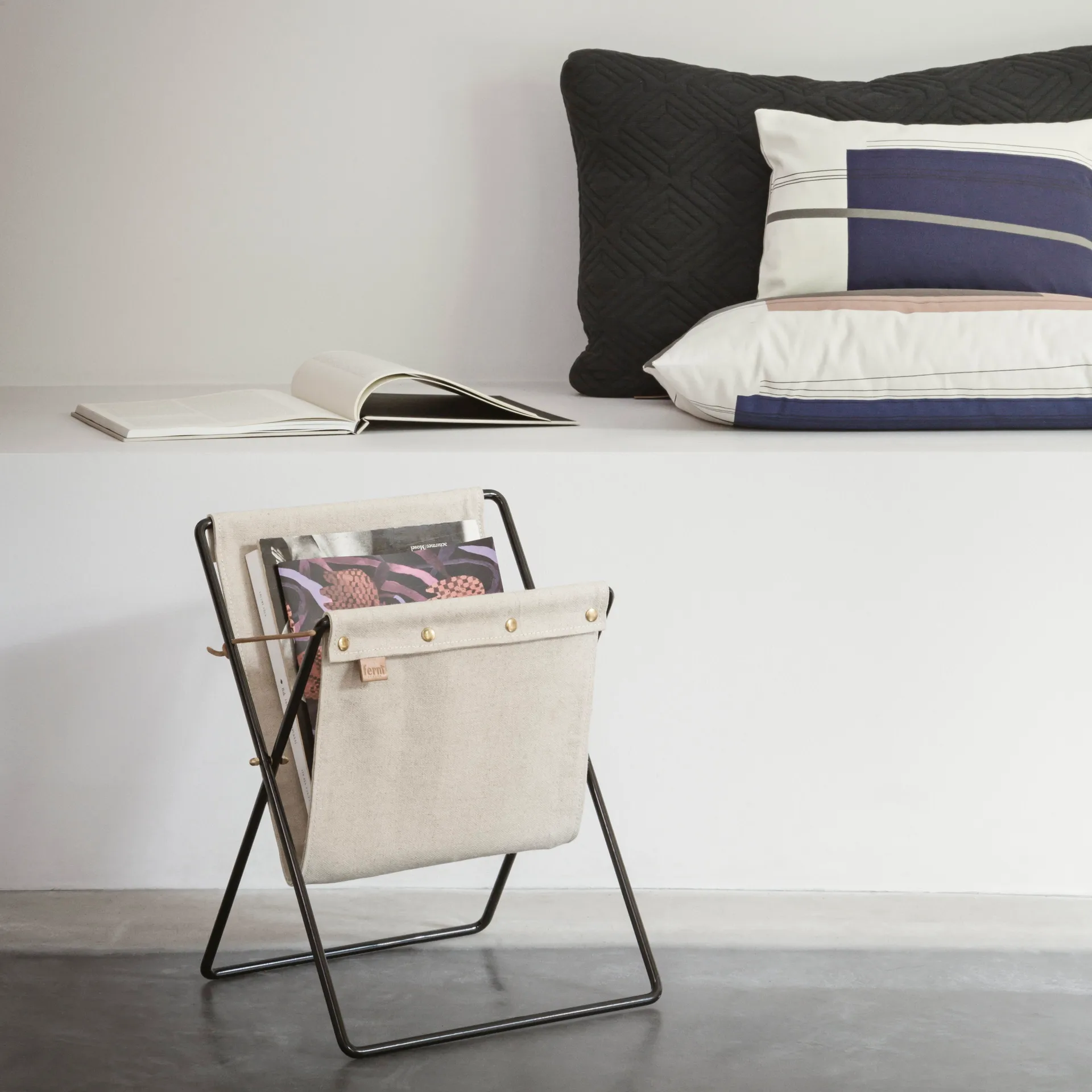 Porta revistas Herman, preto Ferm Living