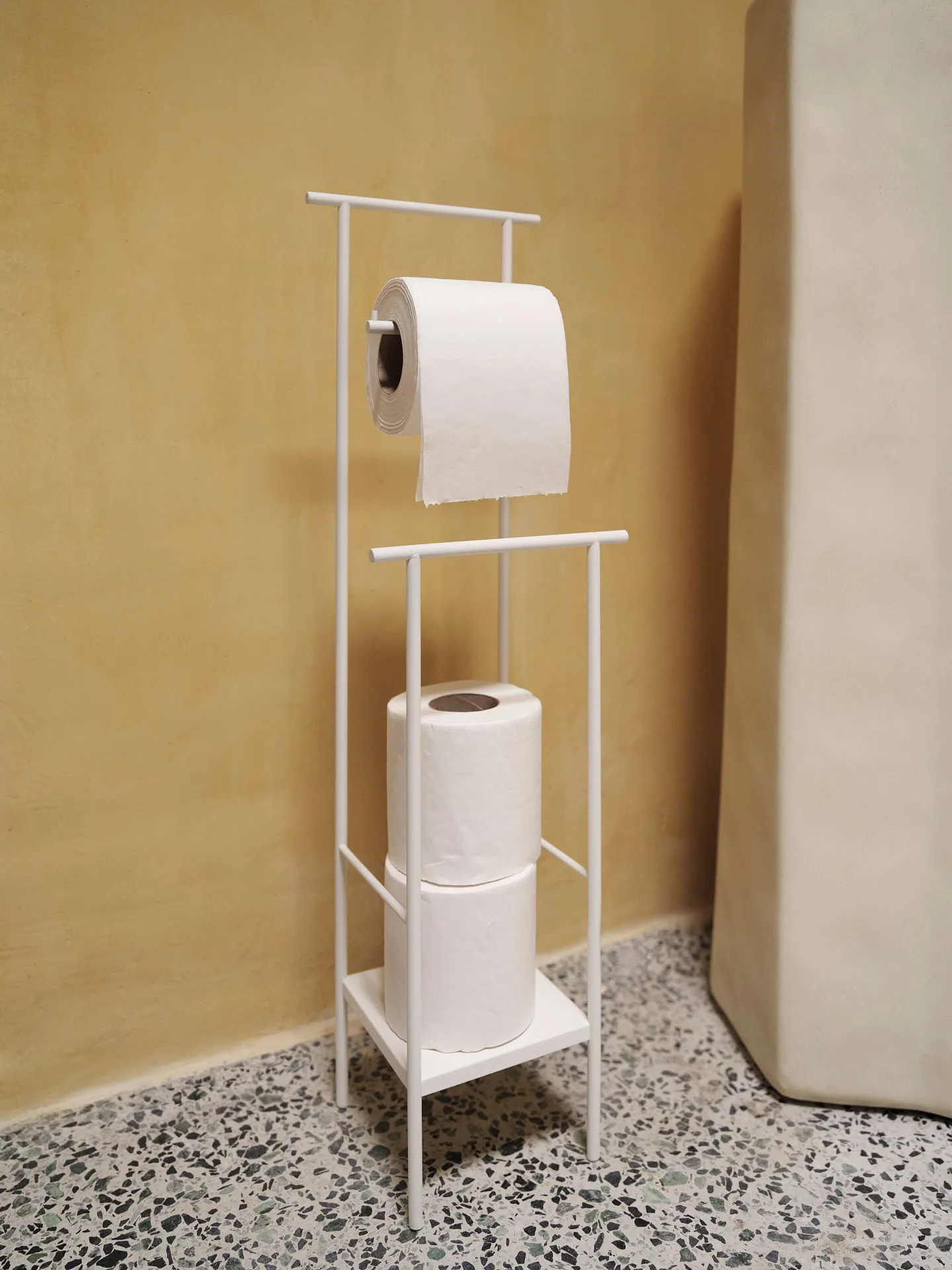 Porta-rolos de casa de banho Dora, White Ferm Living