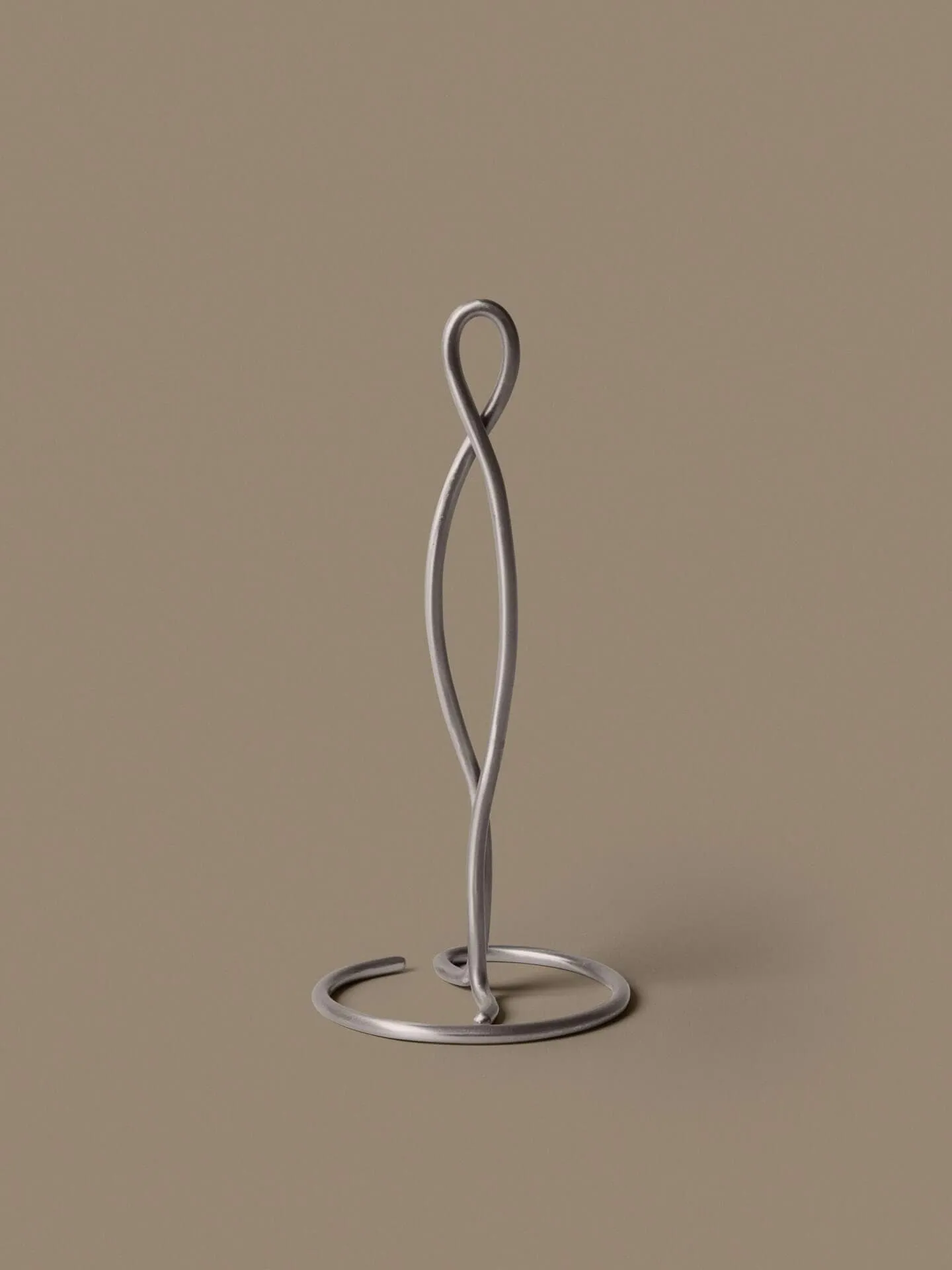 Porta-rolos de cozinha Curvature, Aço inoxidável Ferm Living
