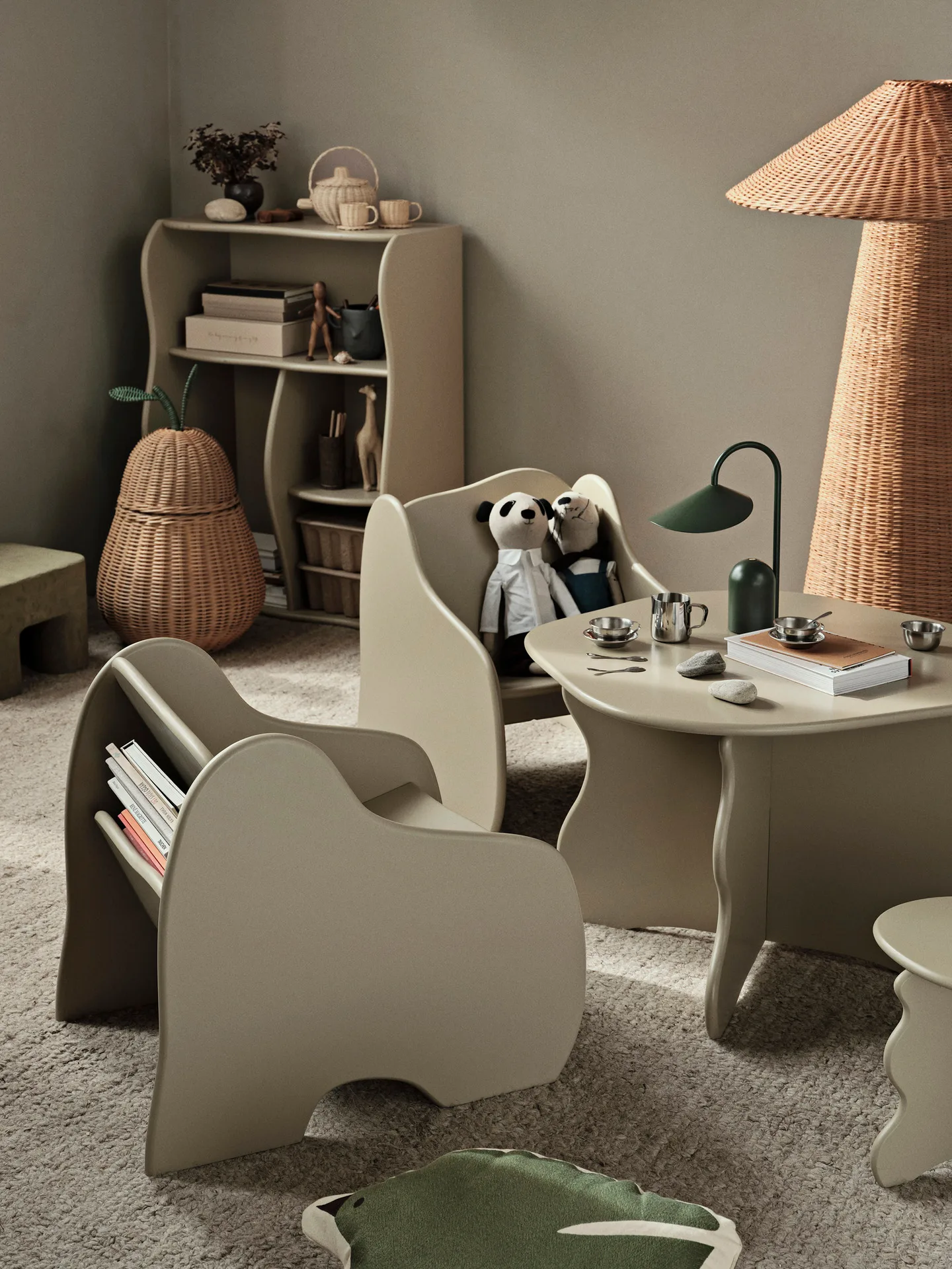 Prateleira de livro Slope 66x95 cm, Cashmere Ferm Living