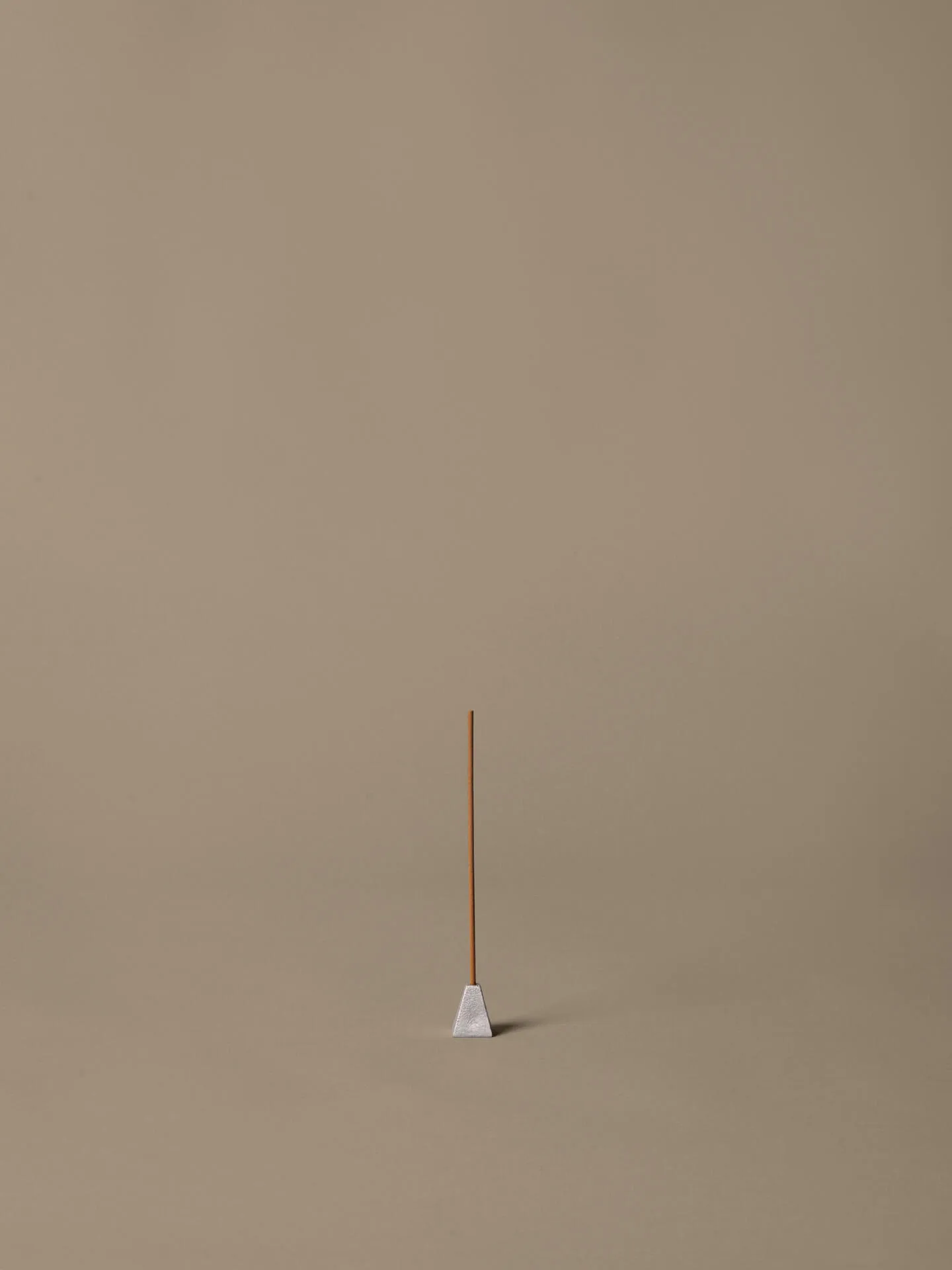 Queimador de incenso Pyra, Alumínio escovado Ferm Living